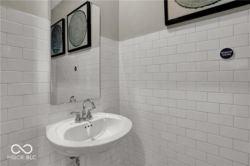 19791 Moorpark Landing