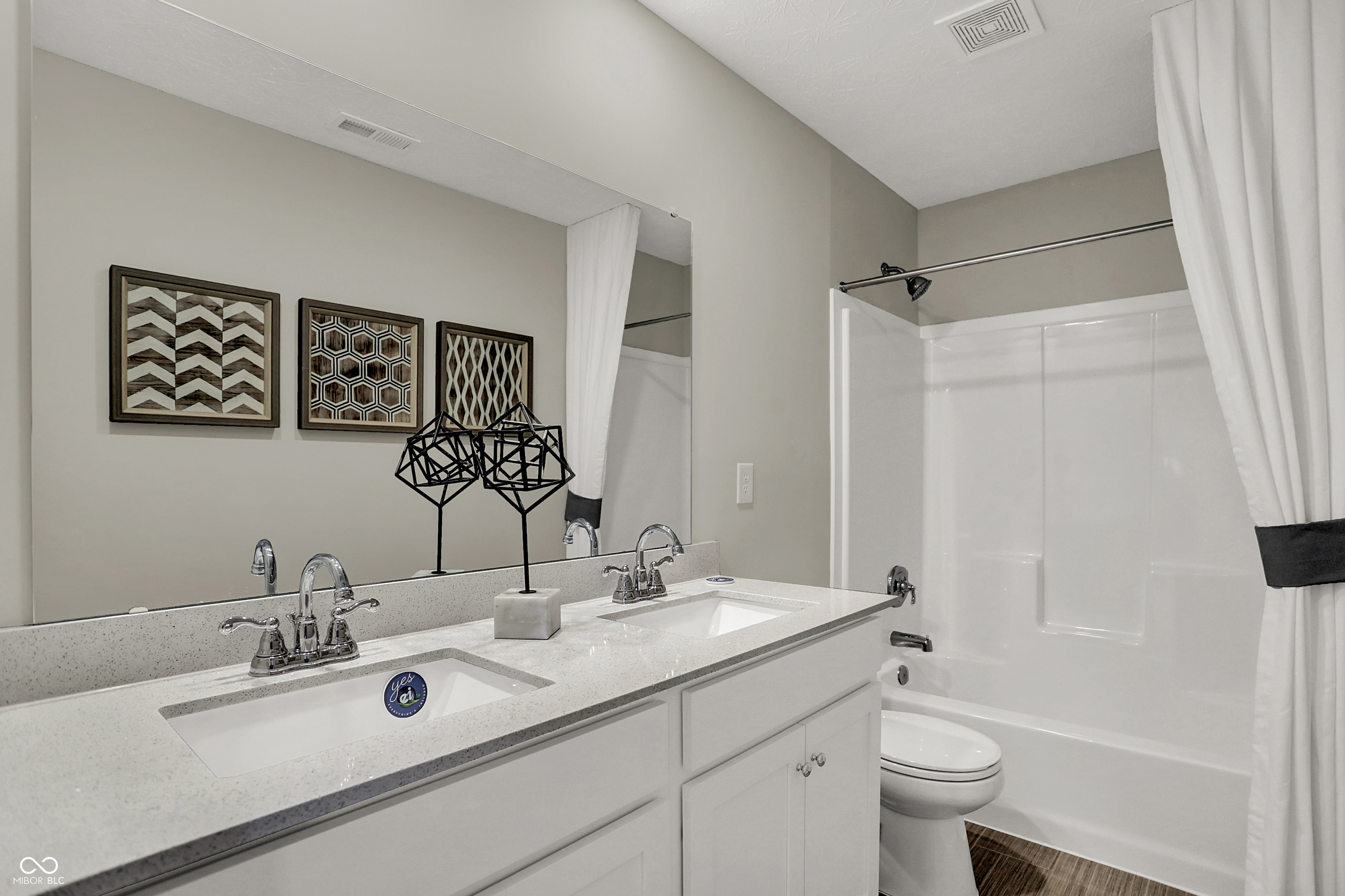 19838 Moorpark Landing