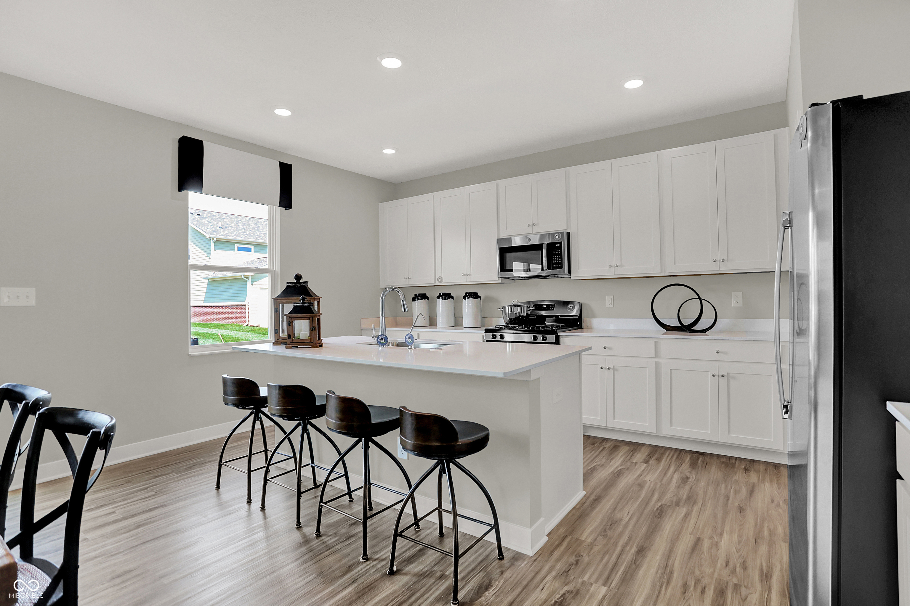 19838 Moorpark Landing