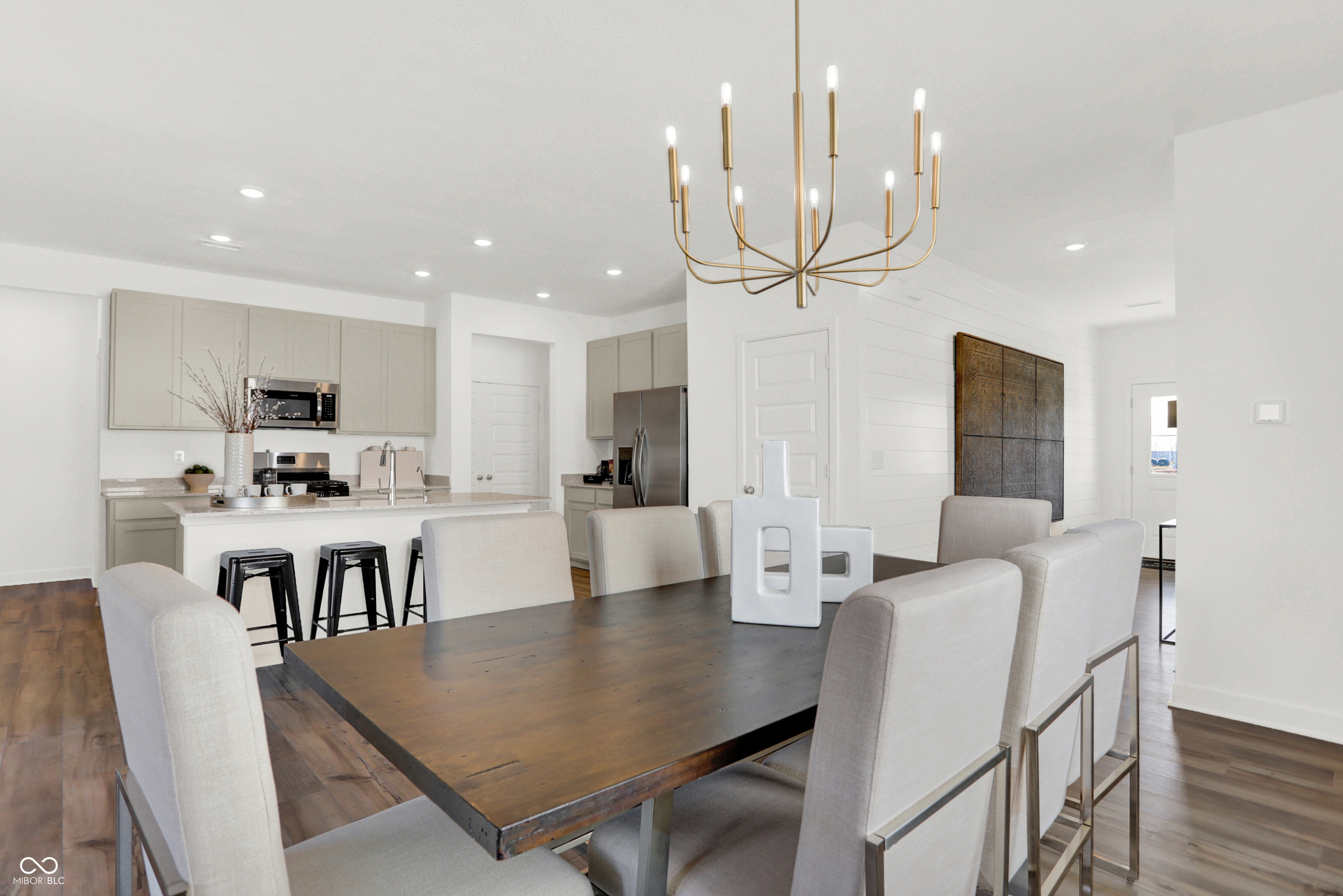 945 Shadow Drive