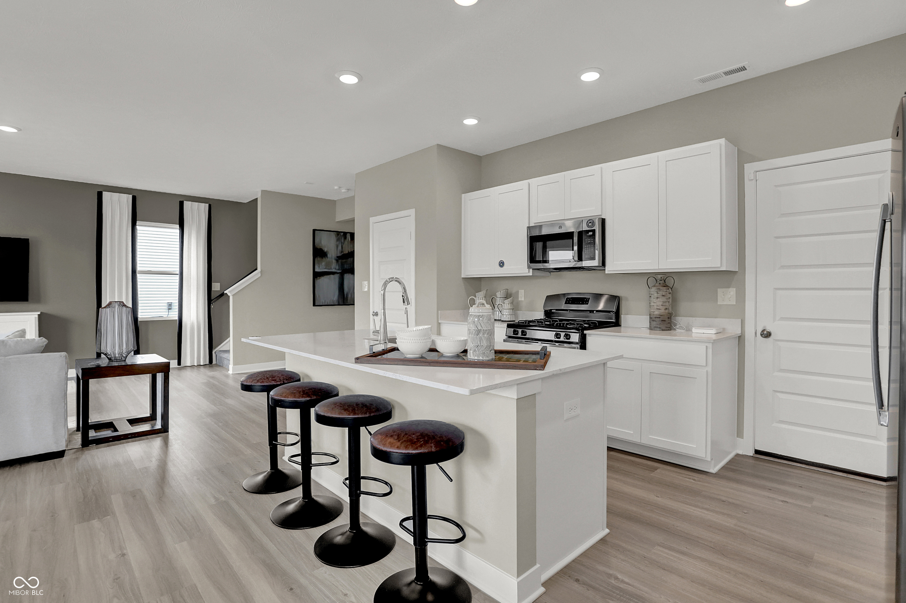 852 Hardin Place