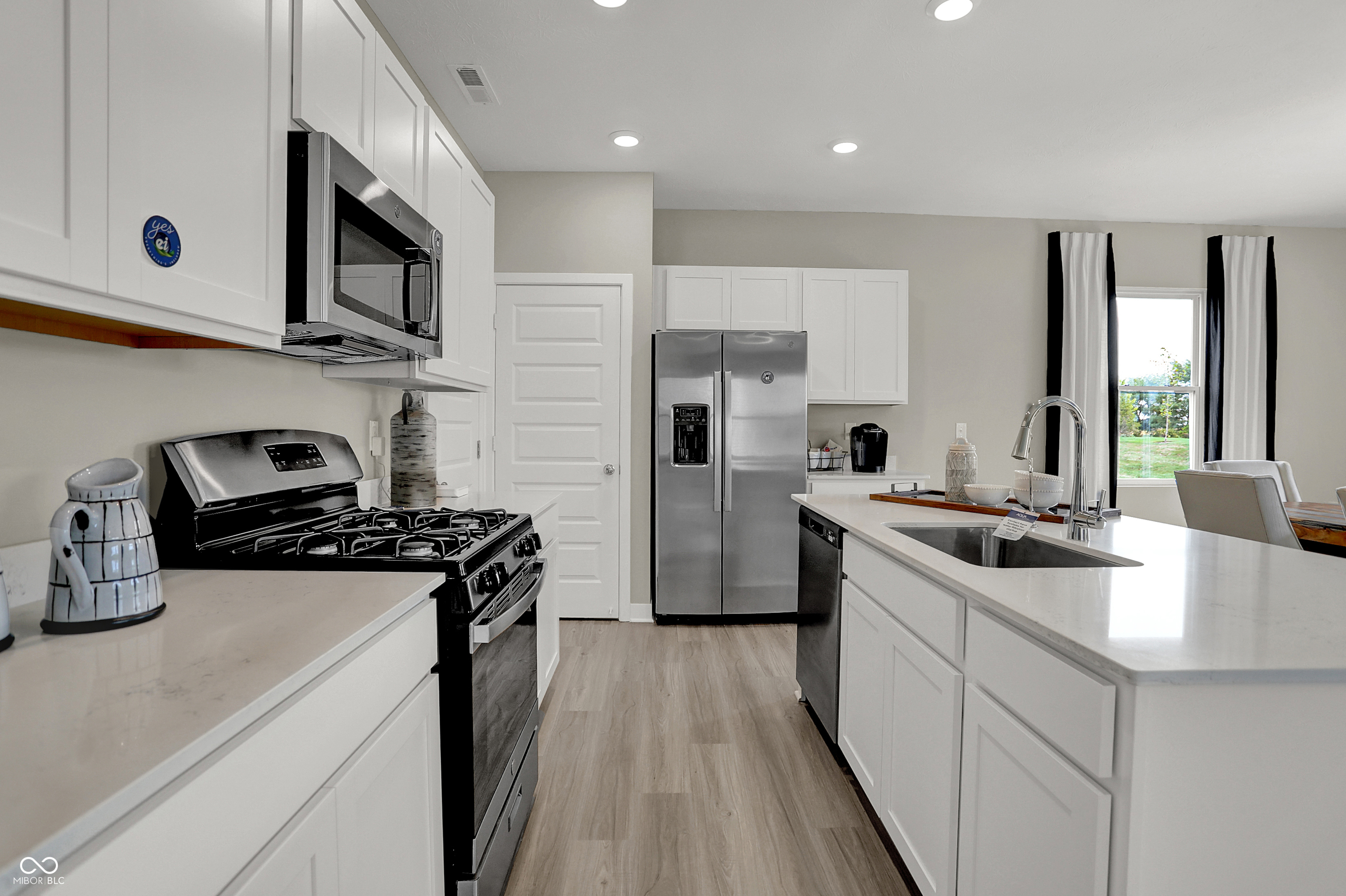 852 Hardin Place