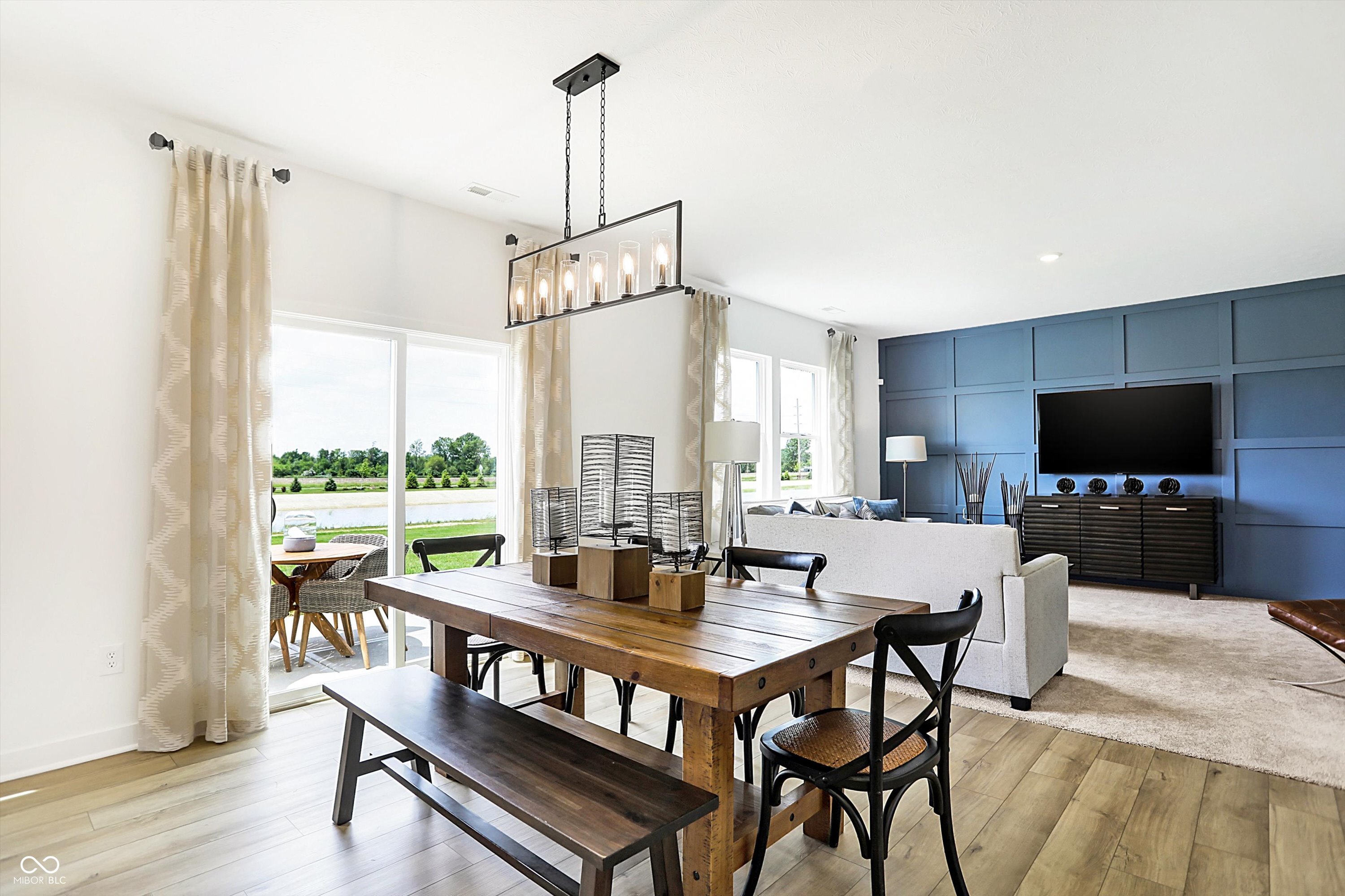 2852 Woods Edge Drive