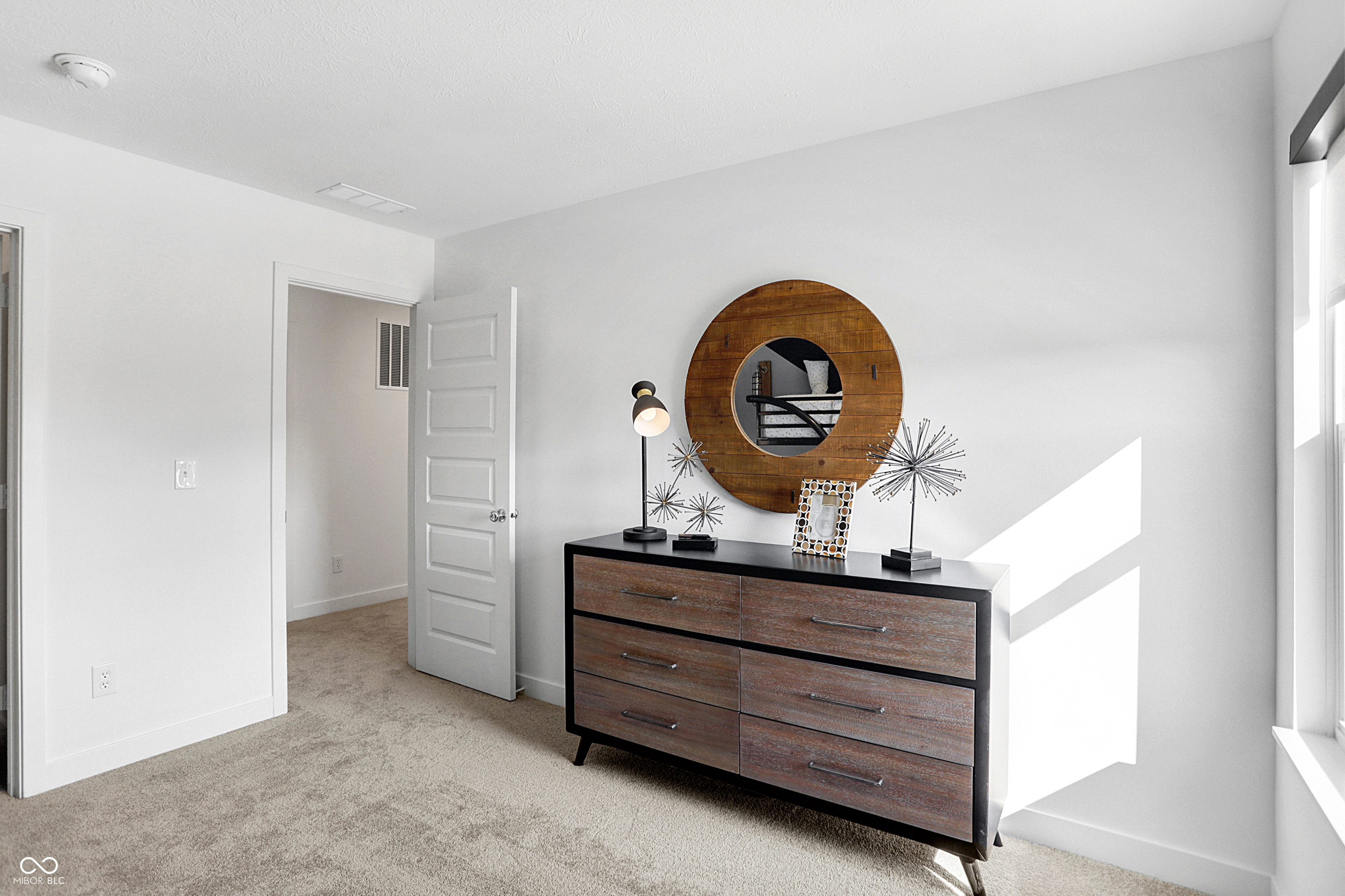 481 Lincoln Circle East