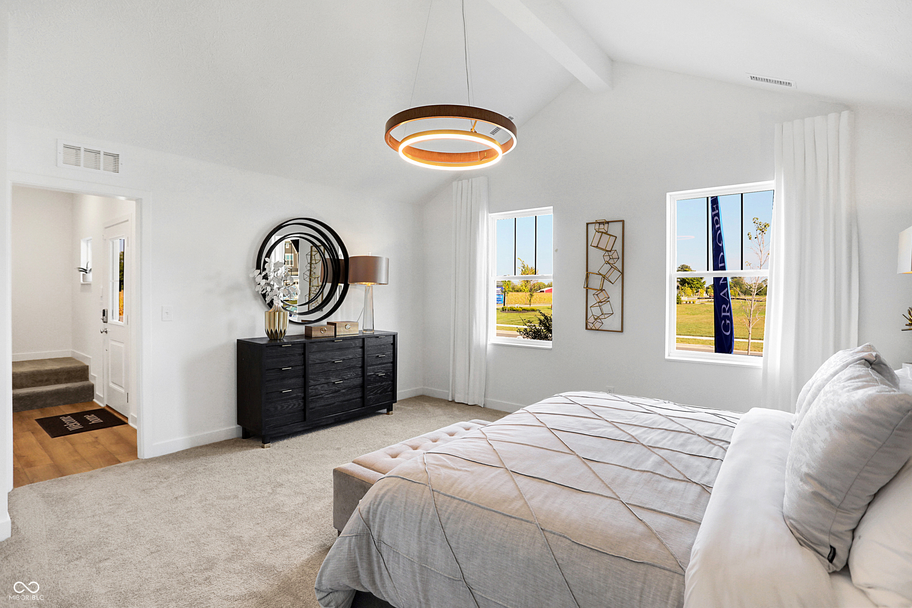 481 Lincoln Circle East