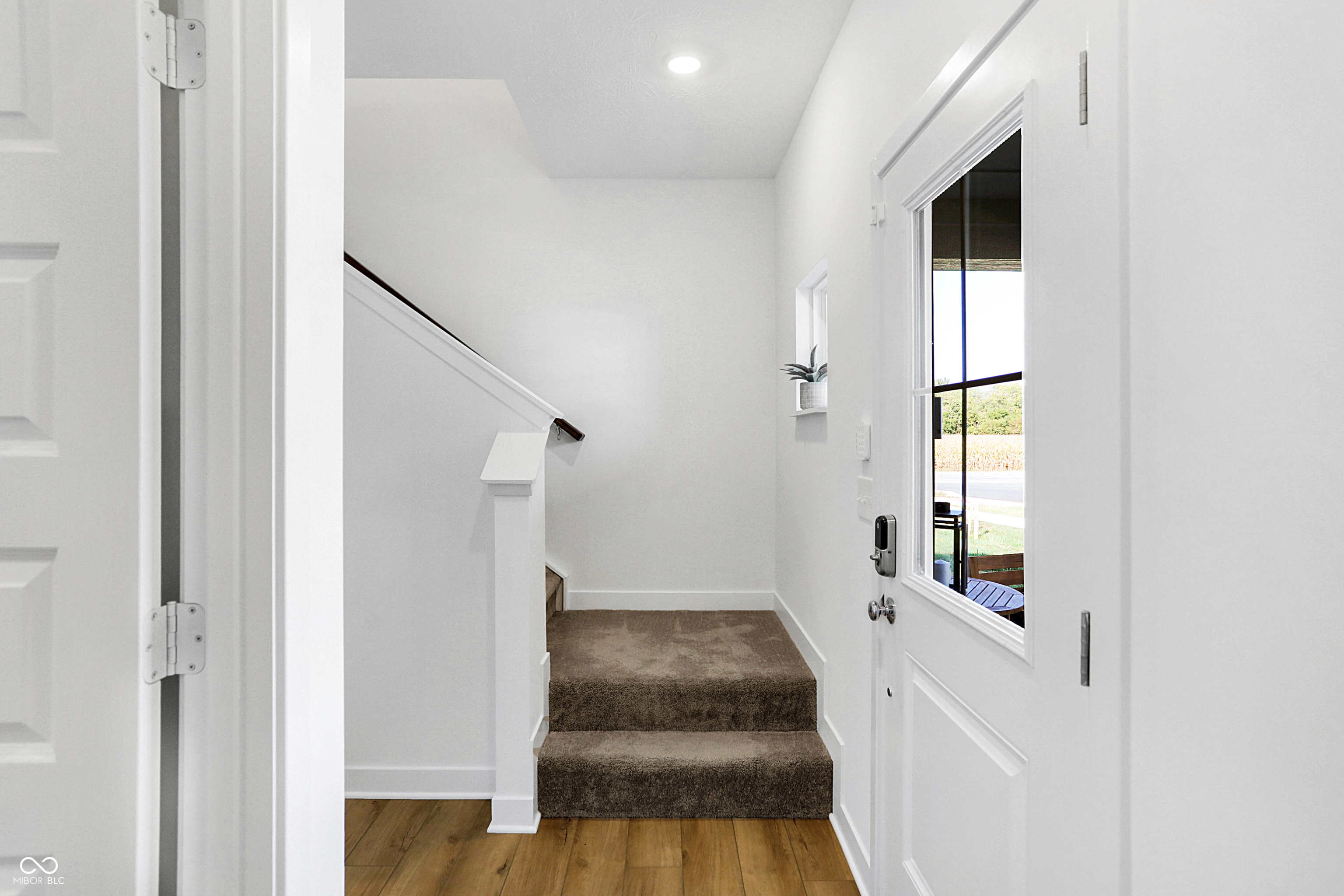 481 Lincoln Circle East