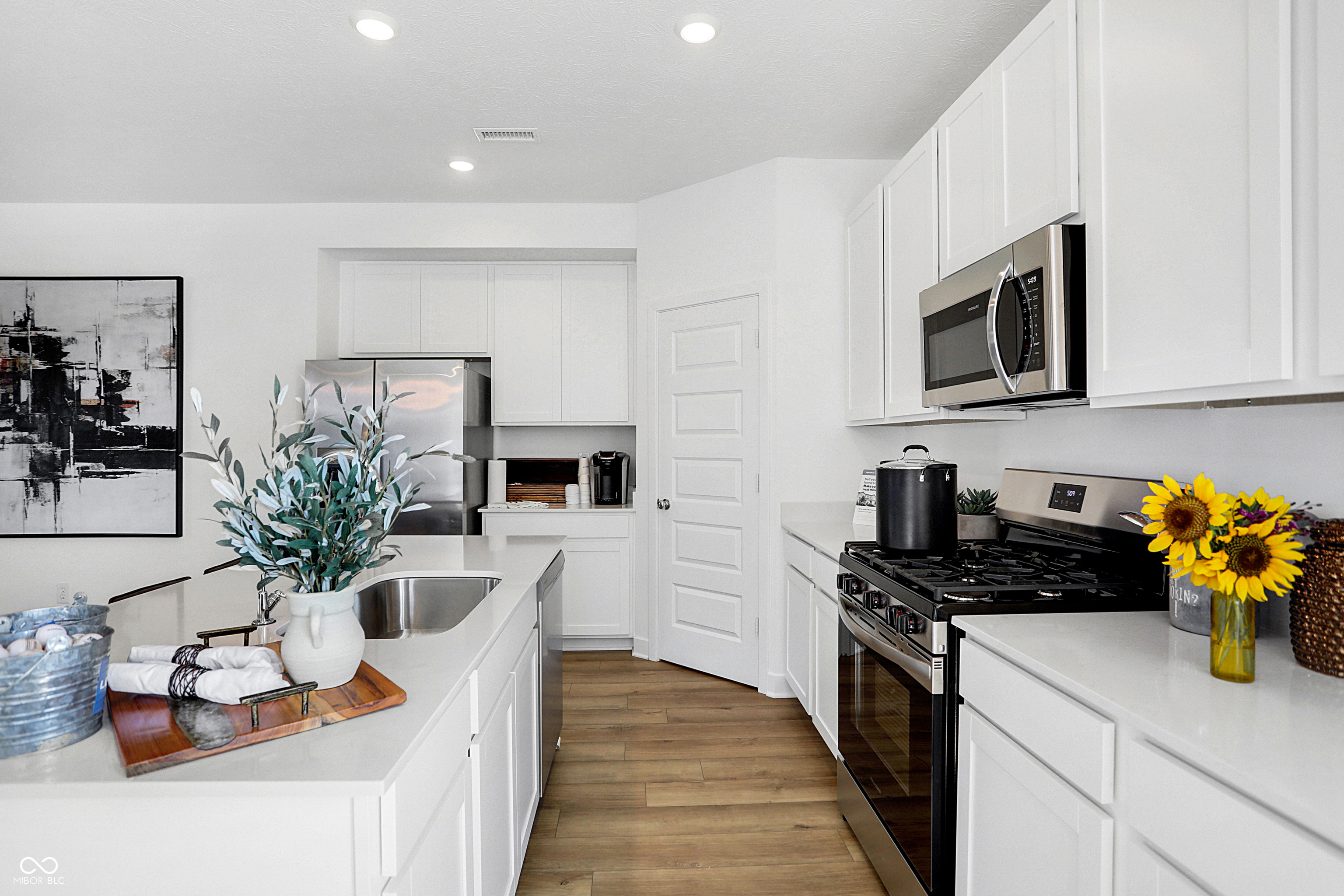 481 Lincoln Circle East