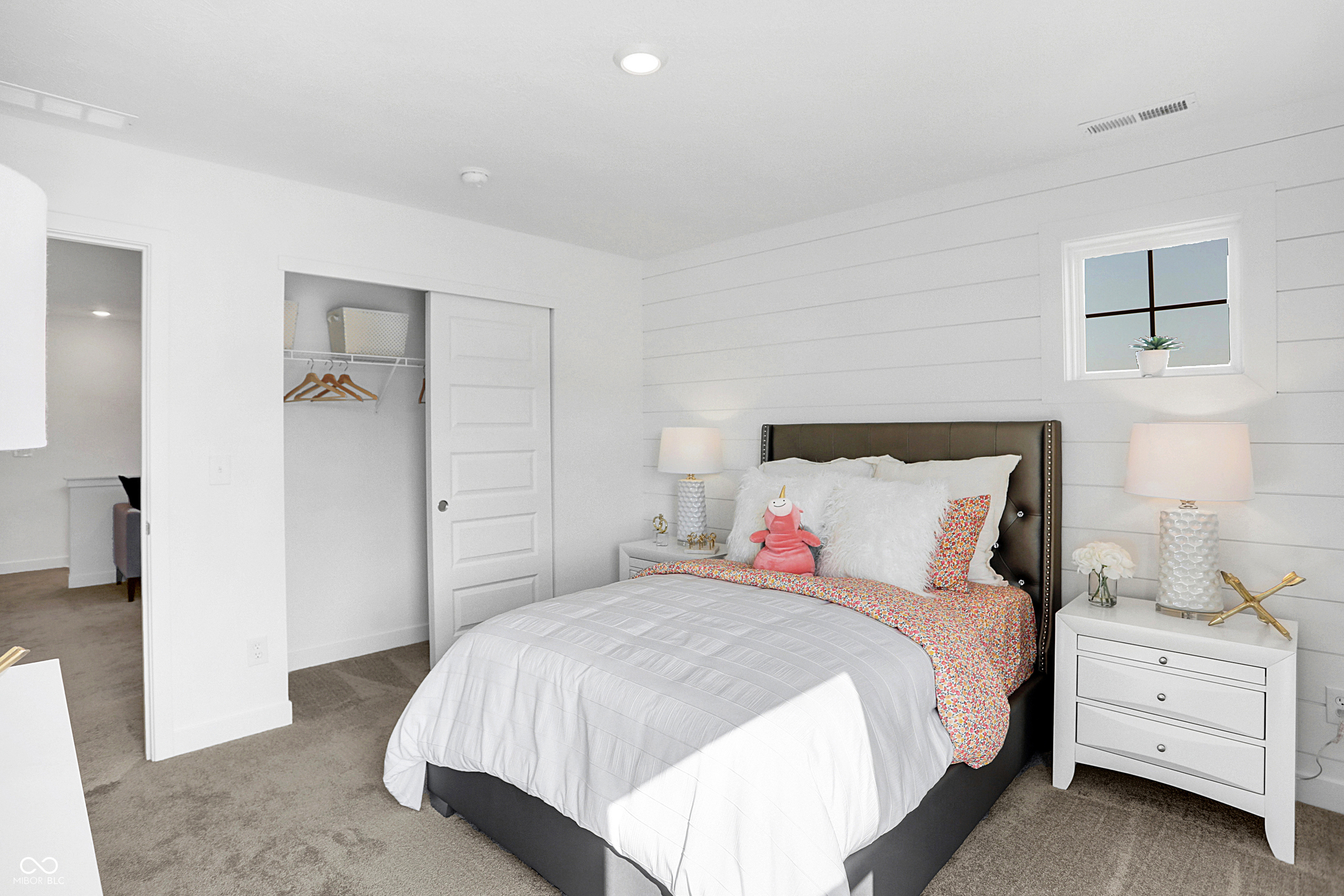 481 Lincoln Circle East