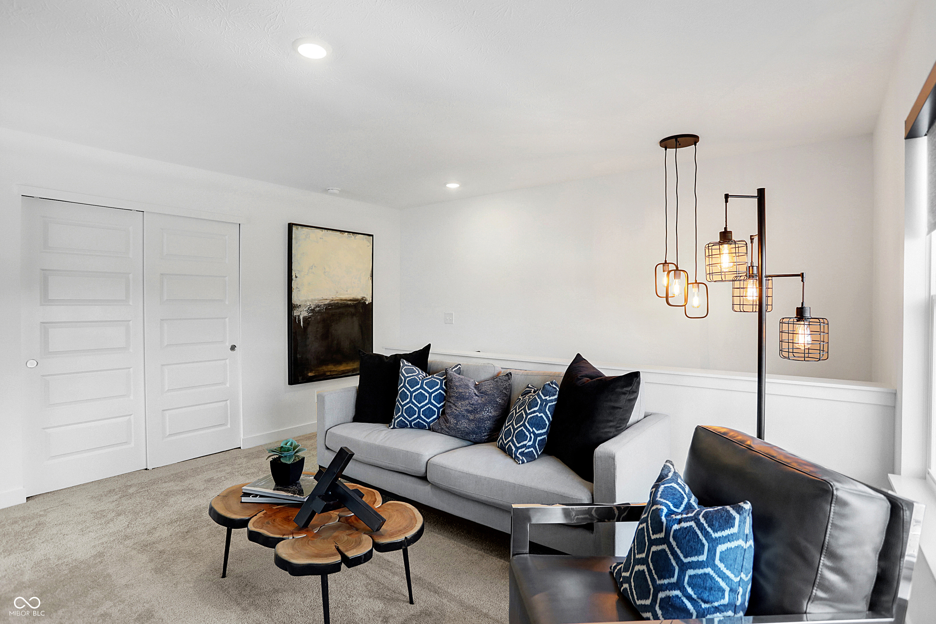 481 Lincoln Circle East