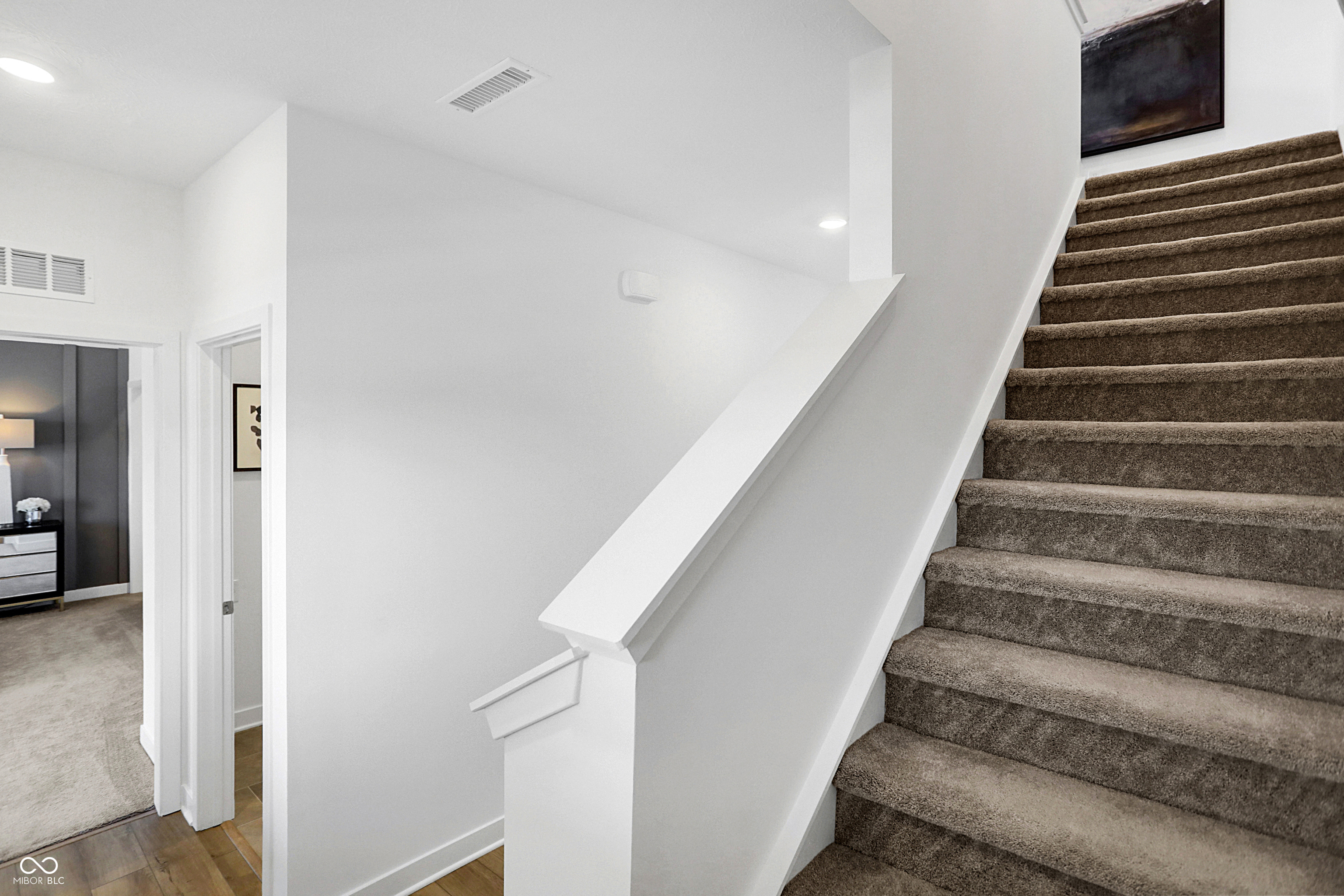 455 Lincoln Circle East