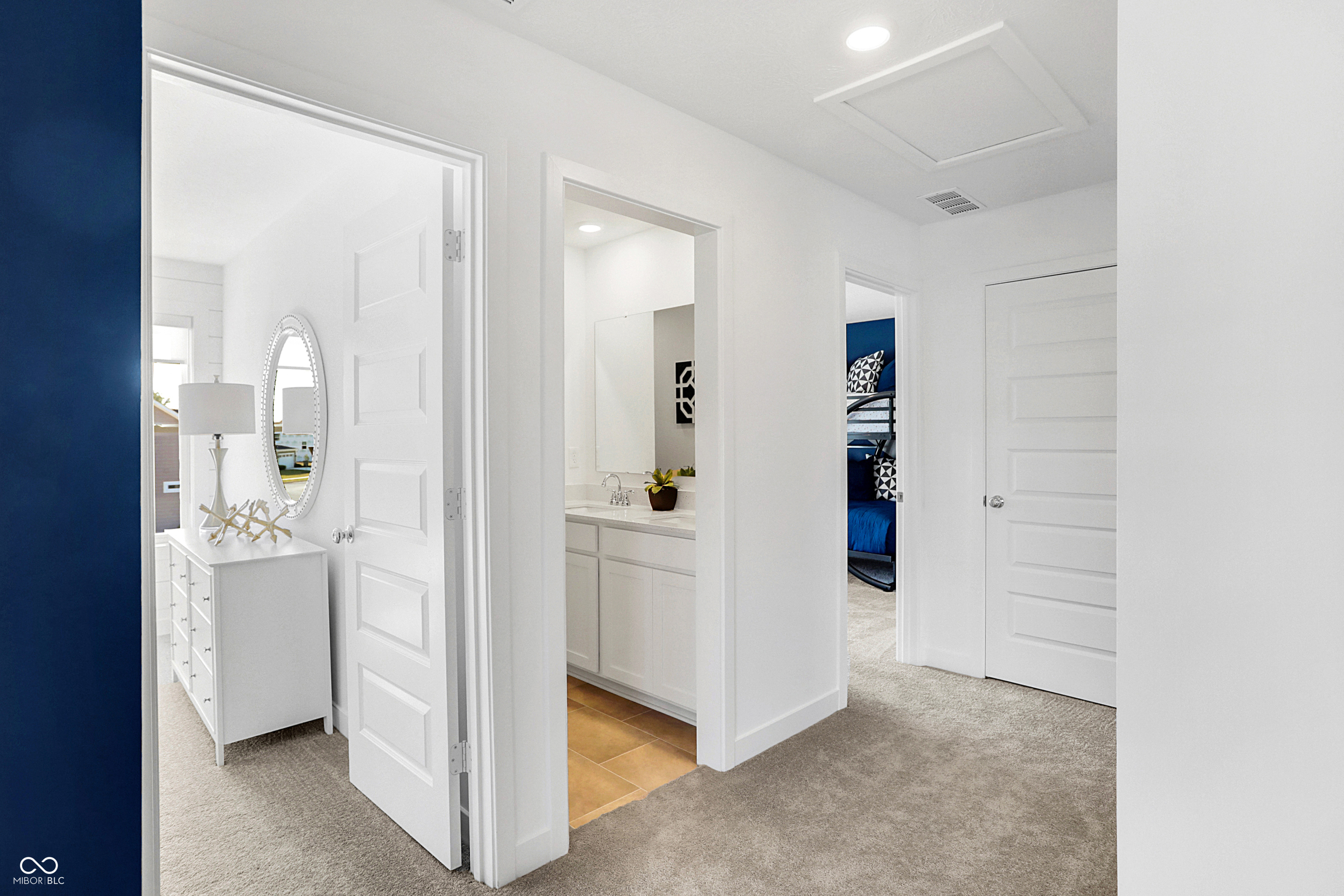 455 Lincoln Circle East