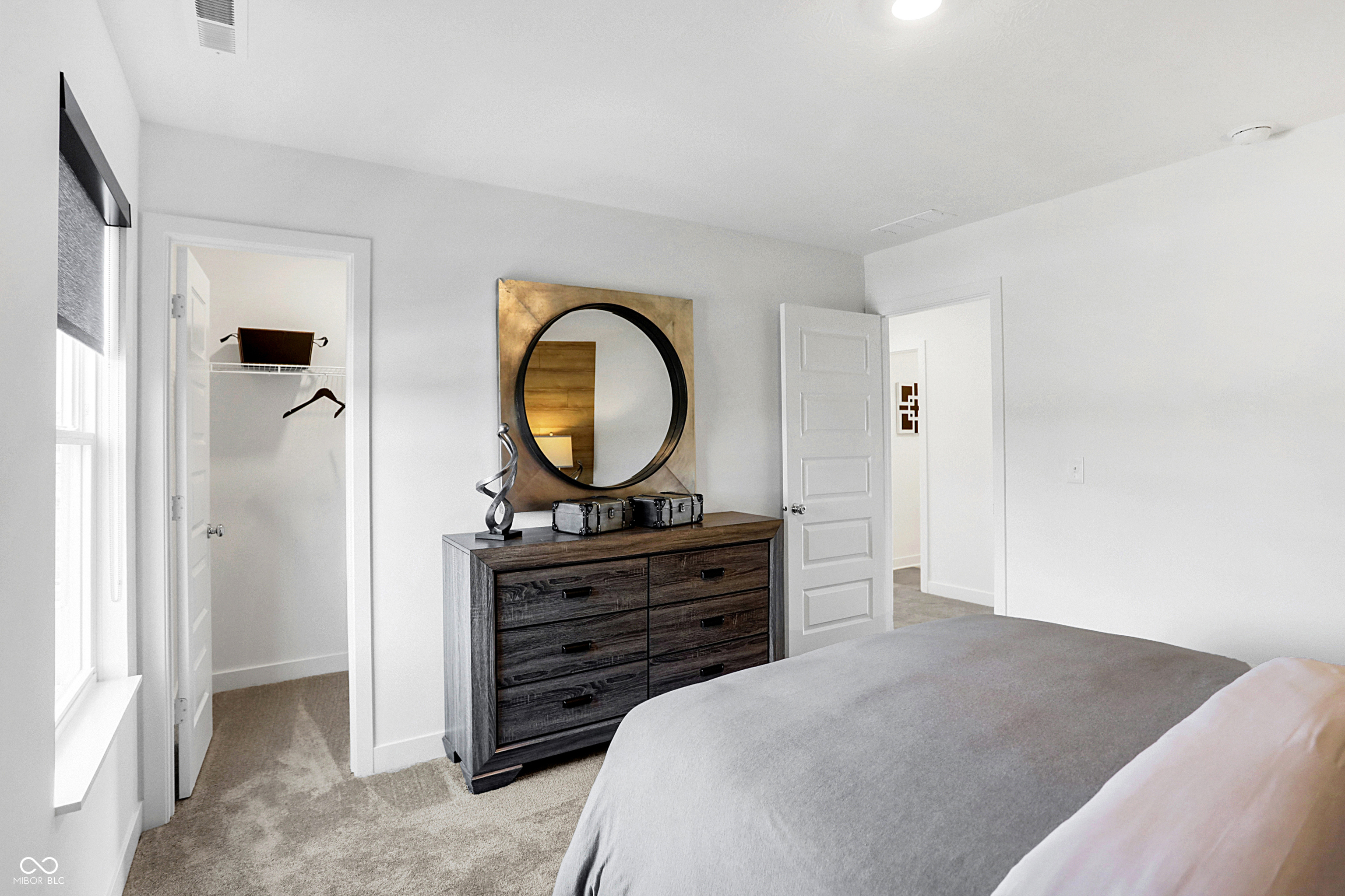 455 Lincoln Circle East