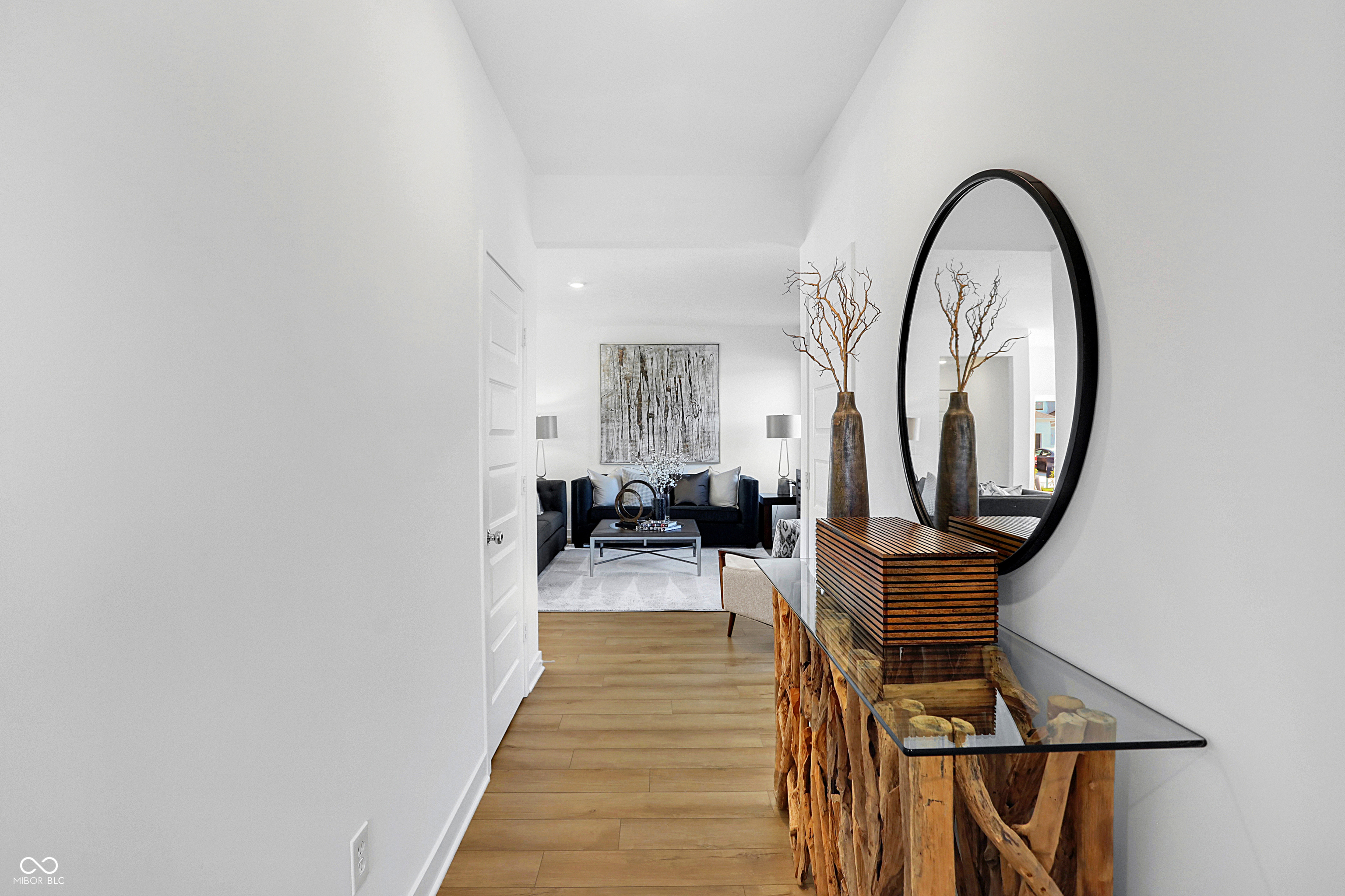 455 Lincoln Circle East