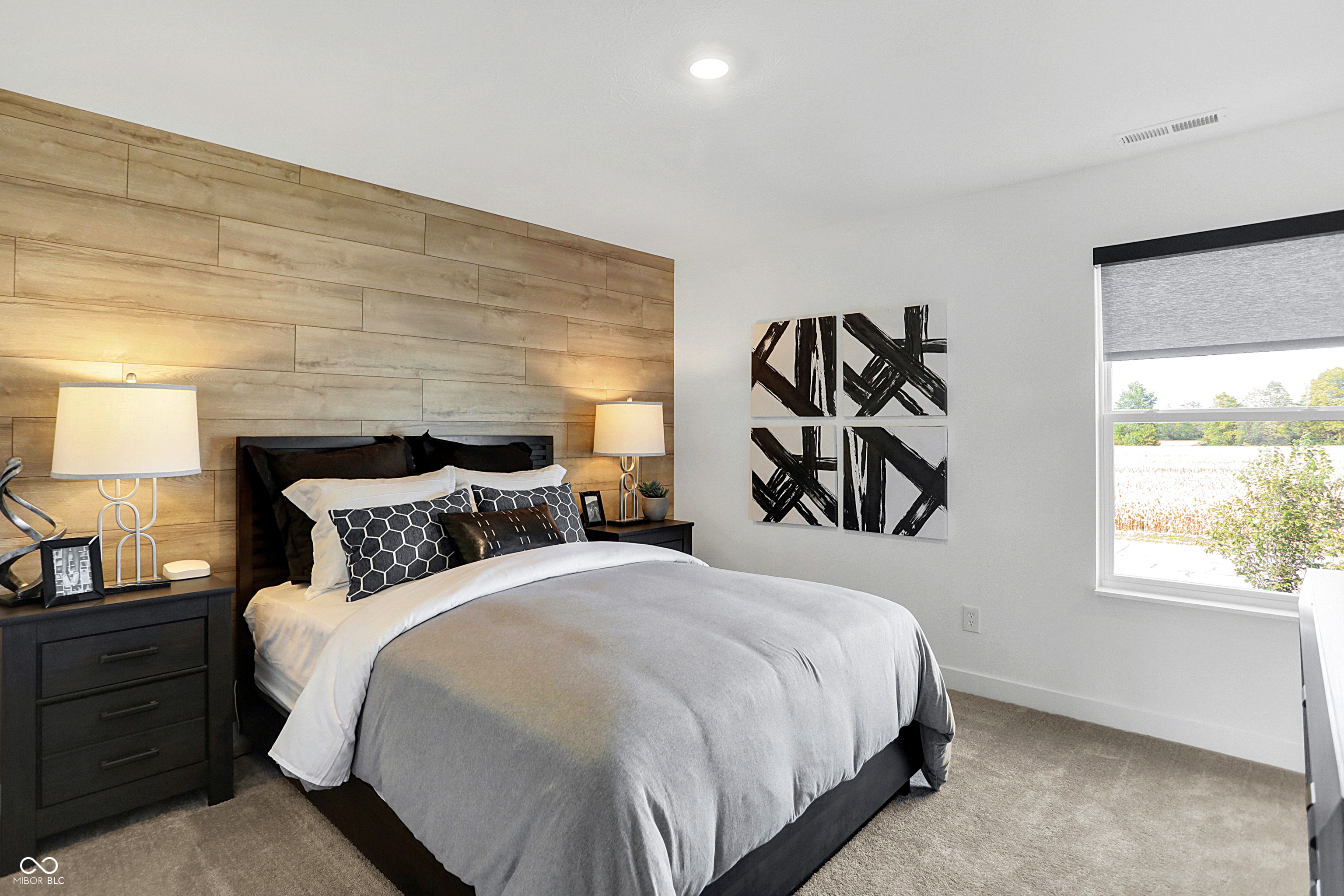 455 Lincoln Circle East