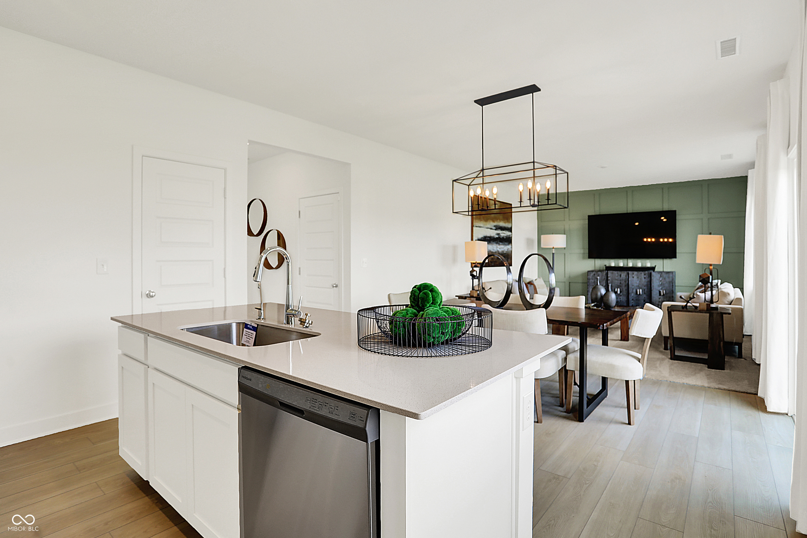 2868 Woods Edge Drive