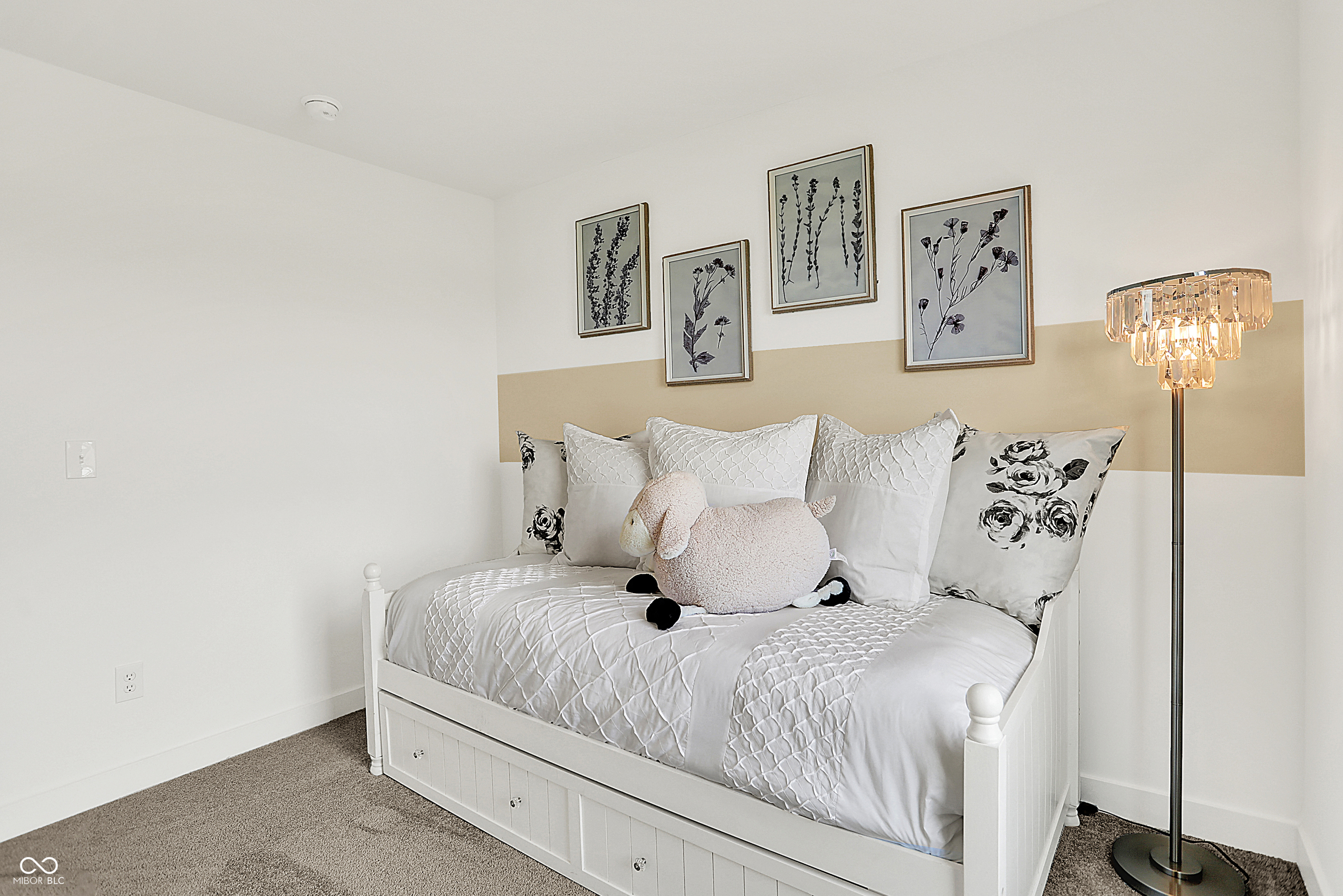 2868 Woods Edge Drive