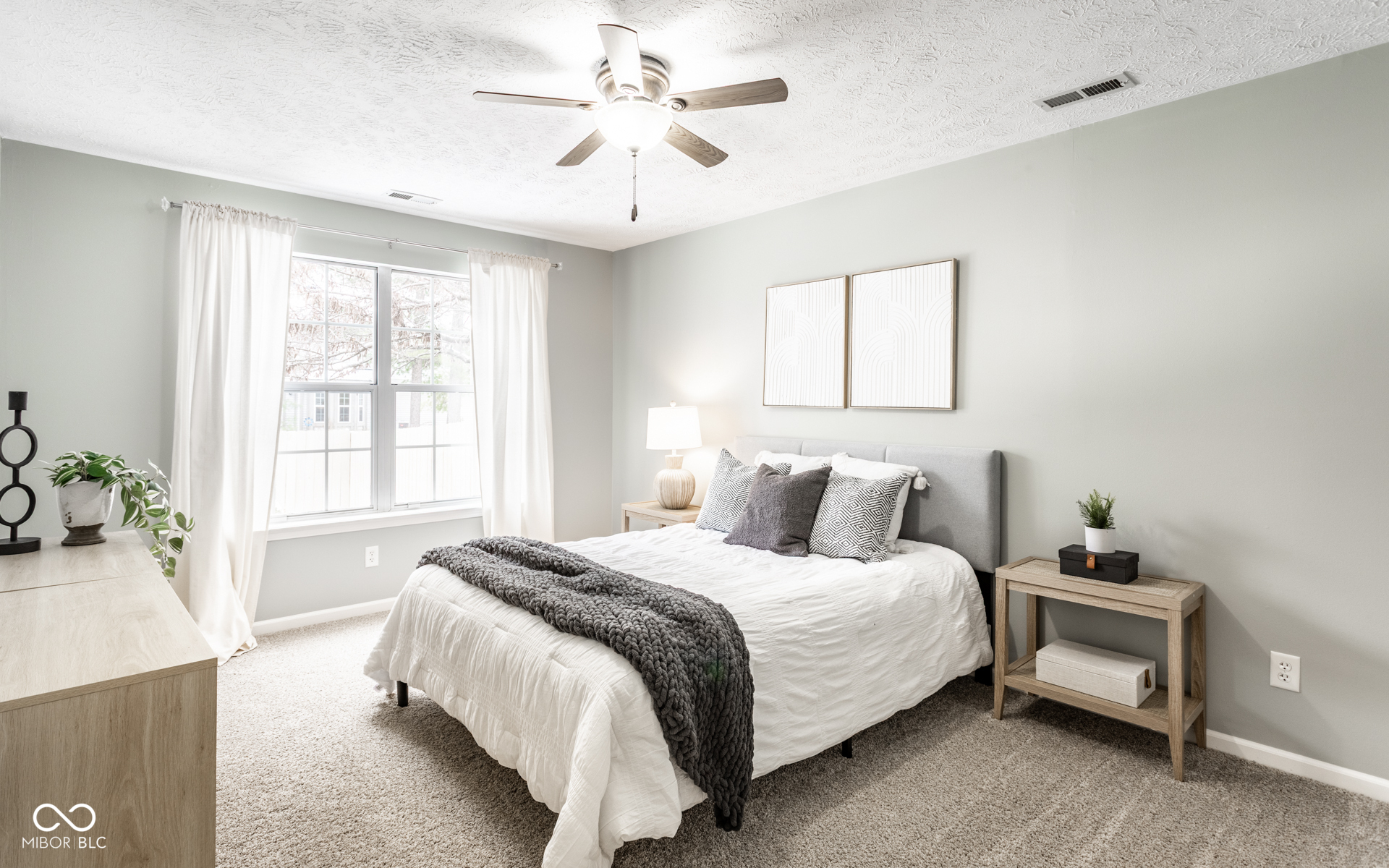 9677 Pine Ridge E Drive