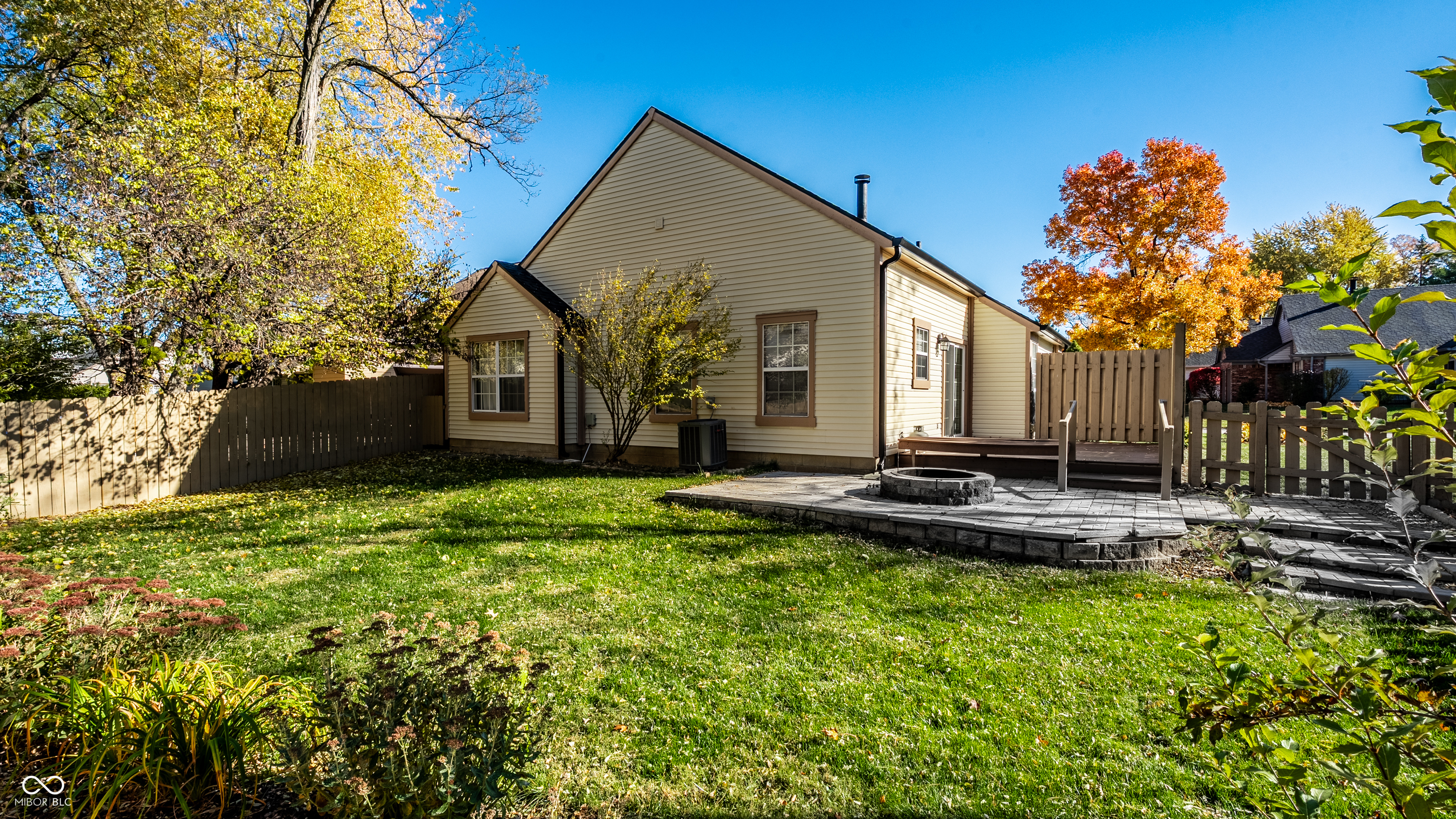 9677 Pine Ridge E Drive