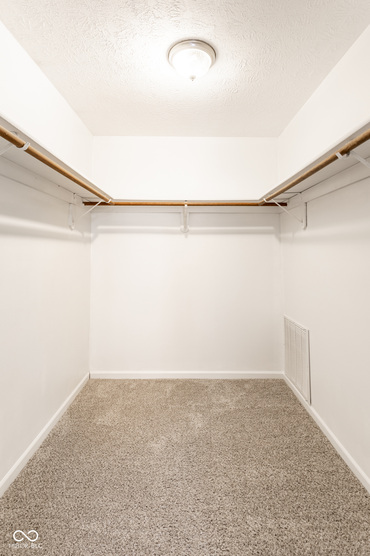 9677 Pine Ridge E Drive