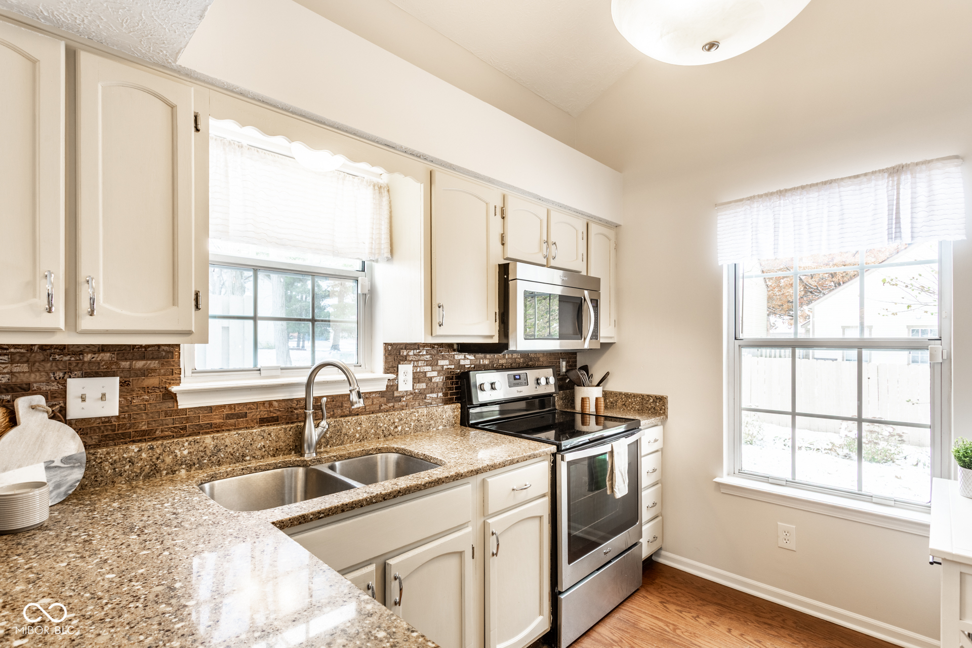 9677 Pine Ridge E Drive