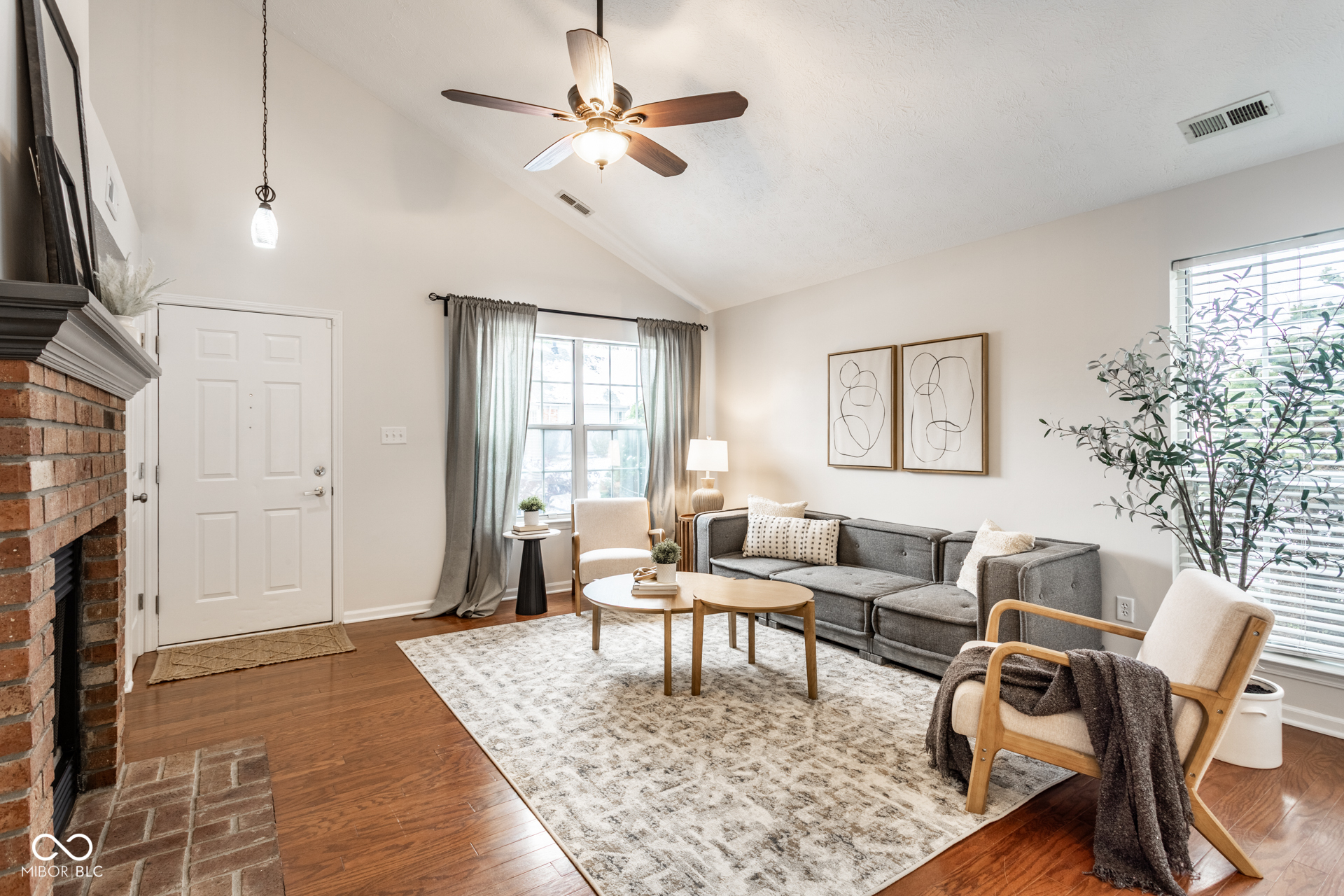 9677 Pine Ridge E Drive