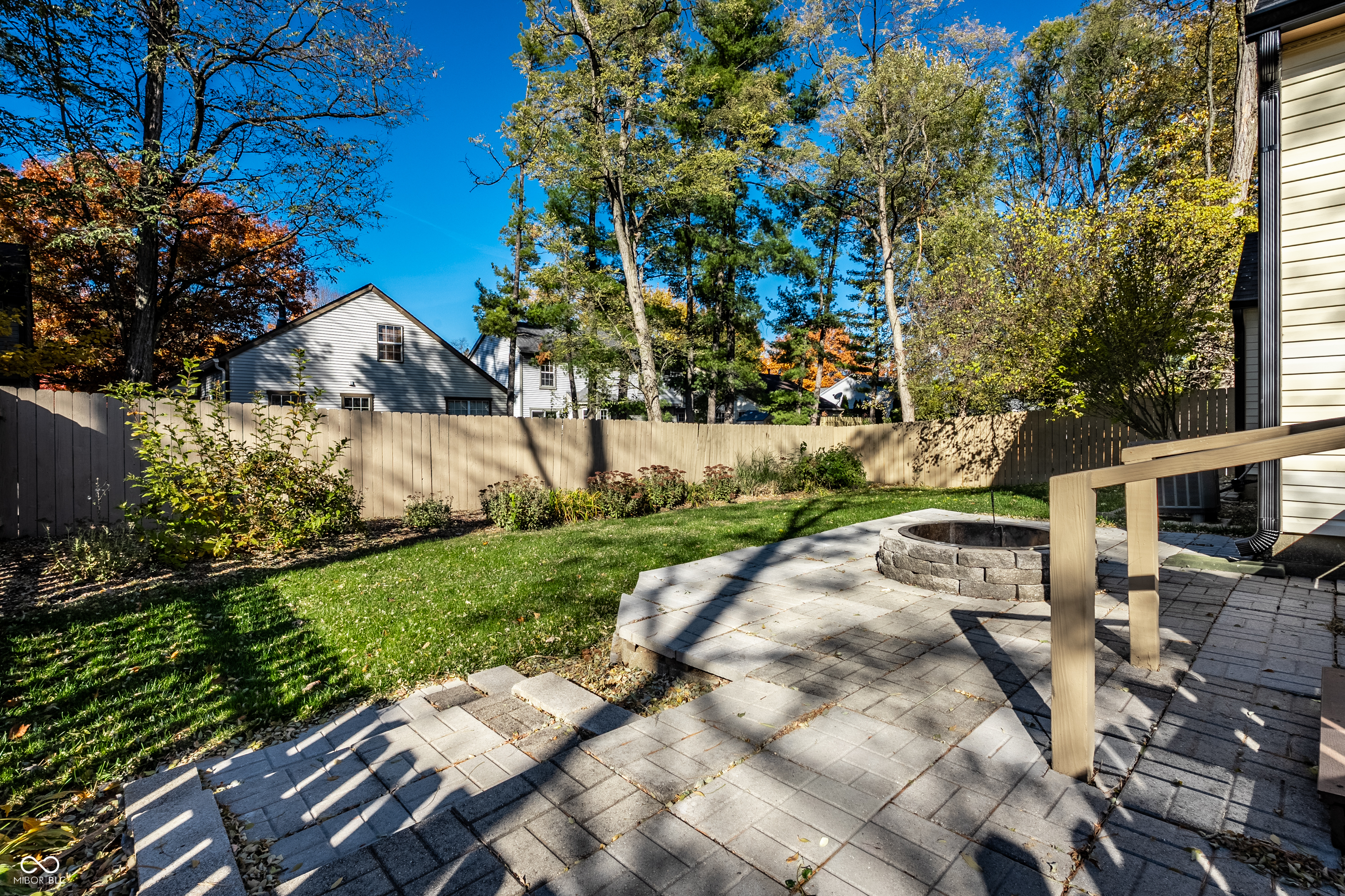 9677 Pine Ridge E Drive