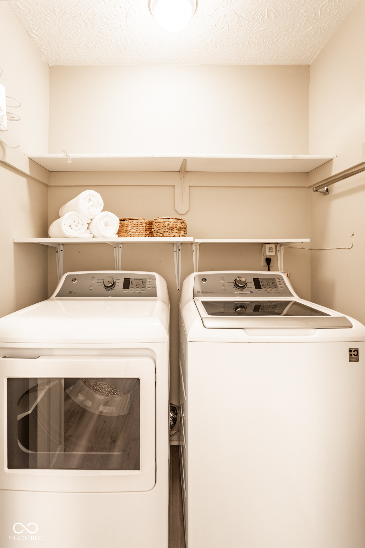 9677 Pine Ridge E Drive