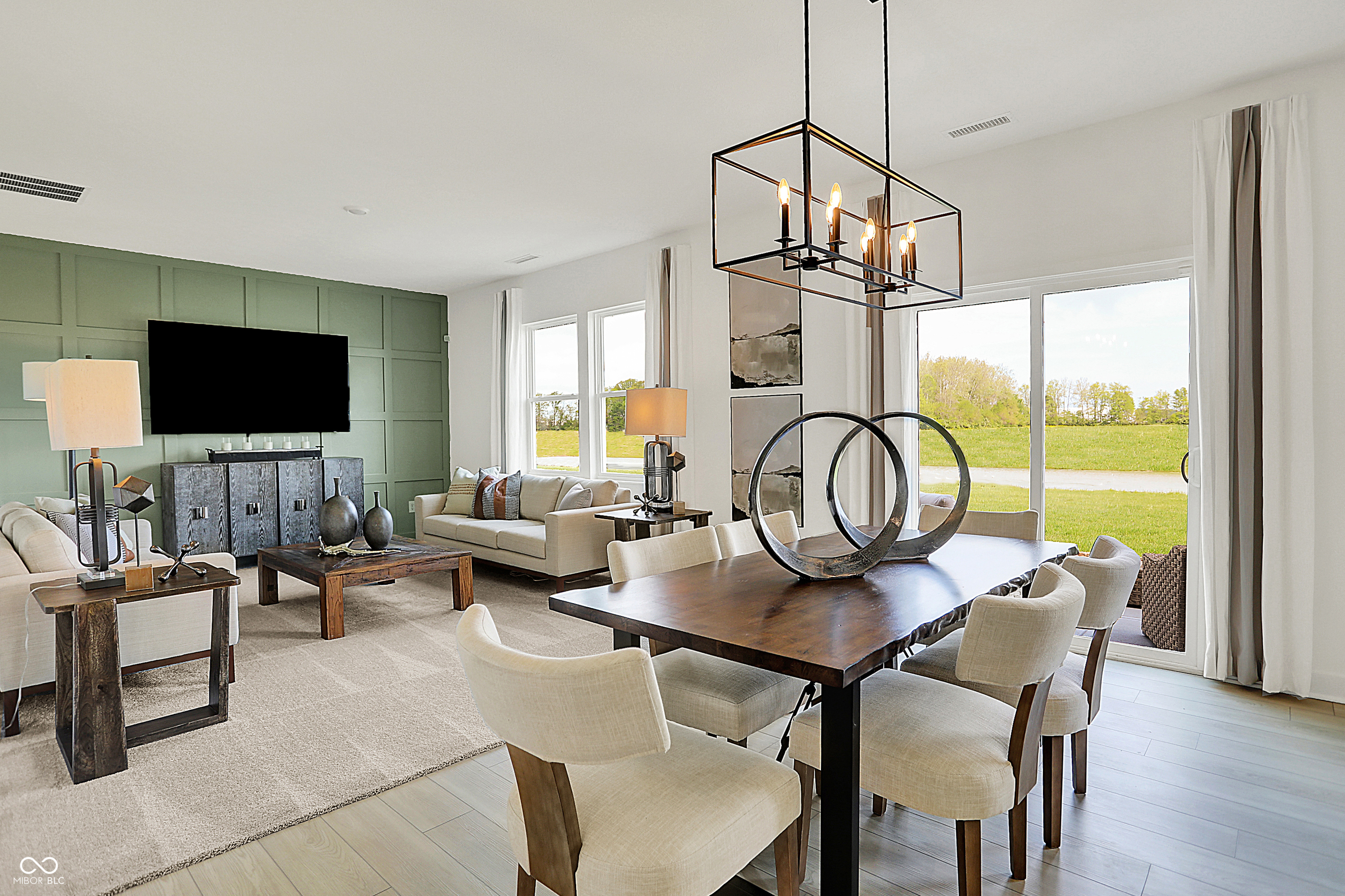 2933 Woods Edge Drive