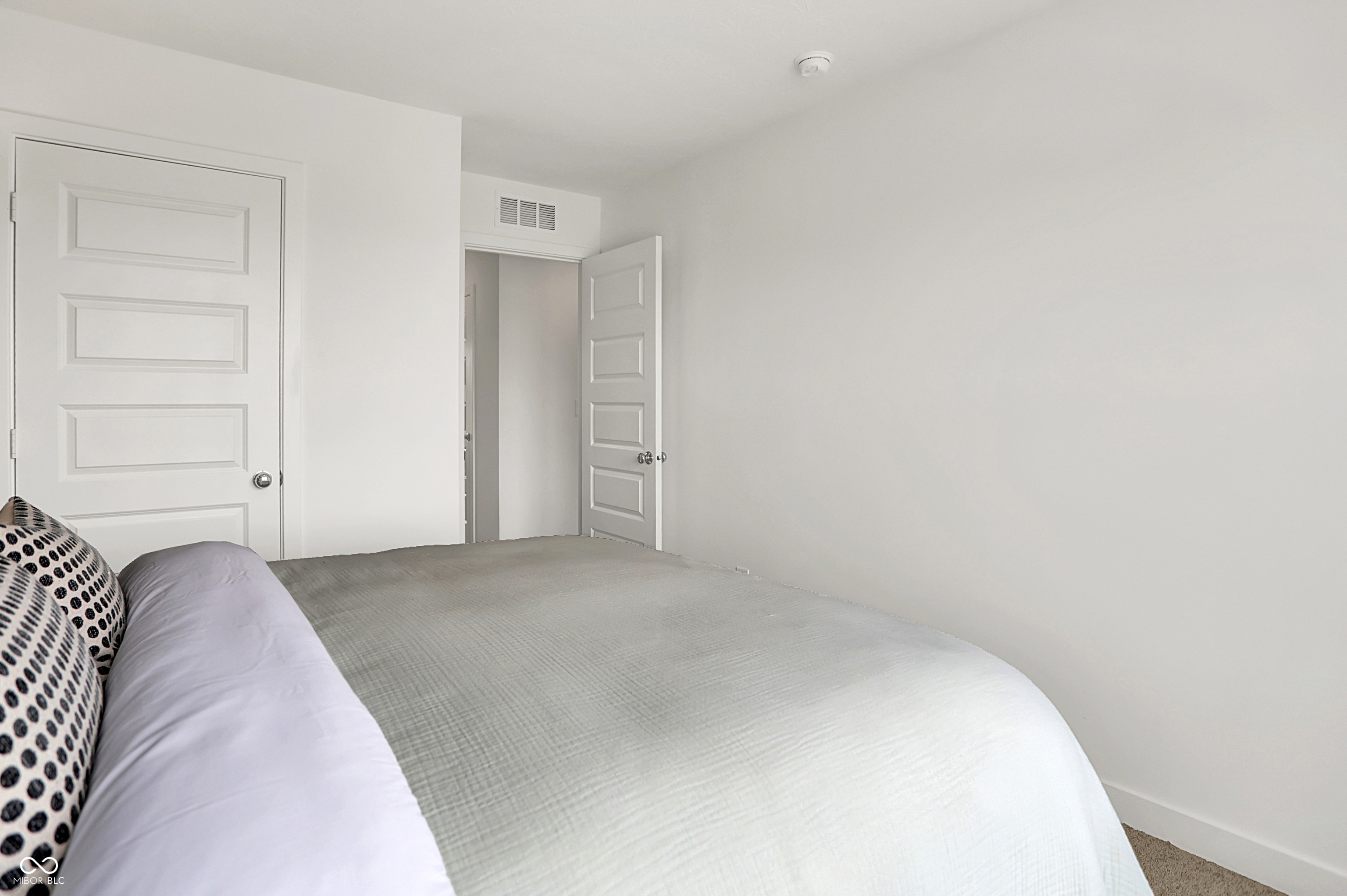 2885 Woods Edge Drive