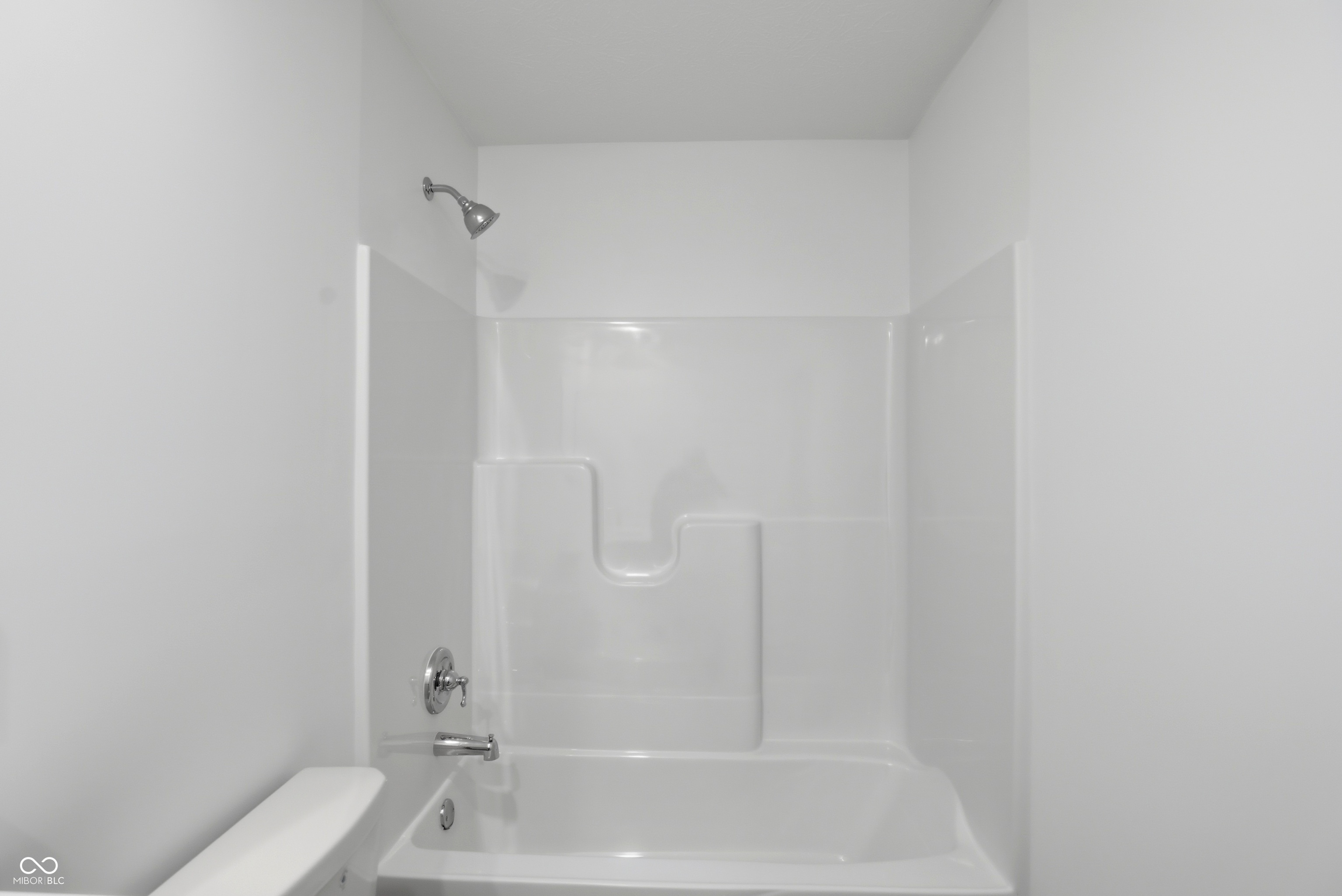 1902 W Addison Drive