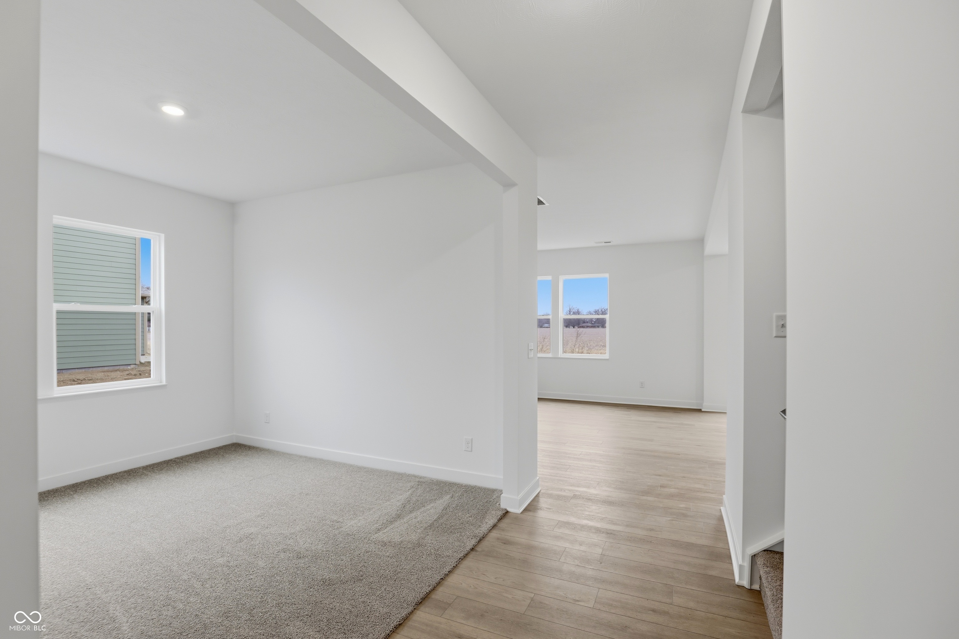 1902 W Addison Drive