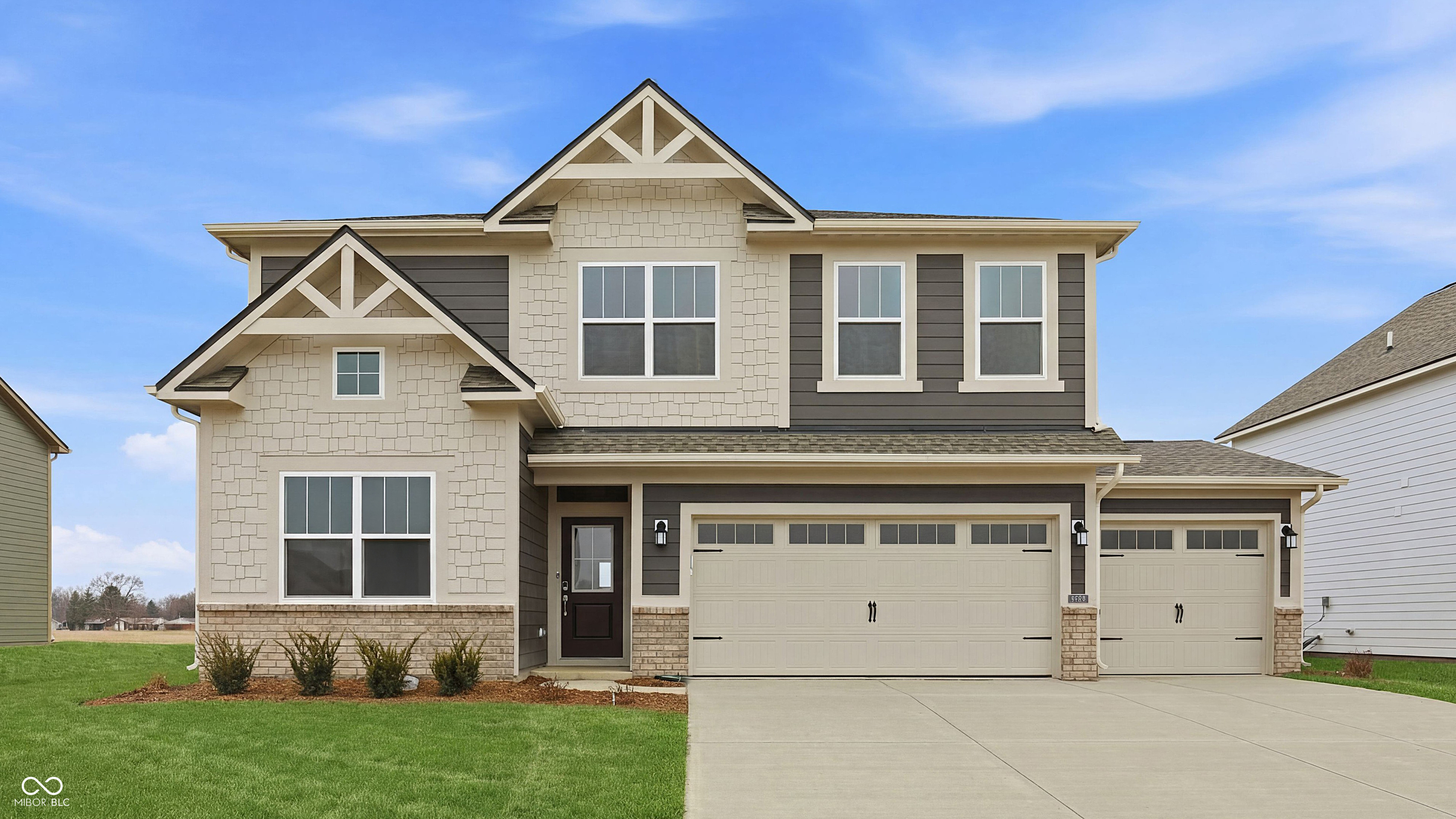 1902 W Addison Drive