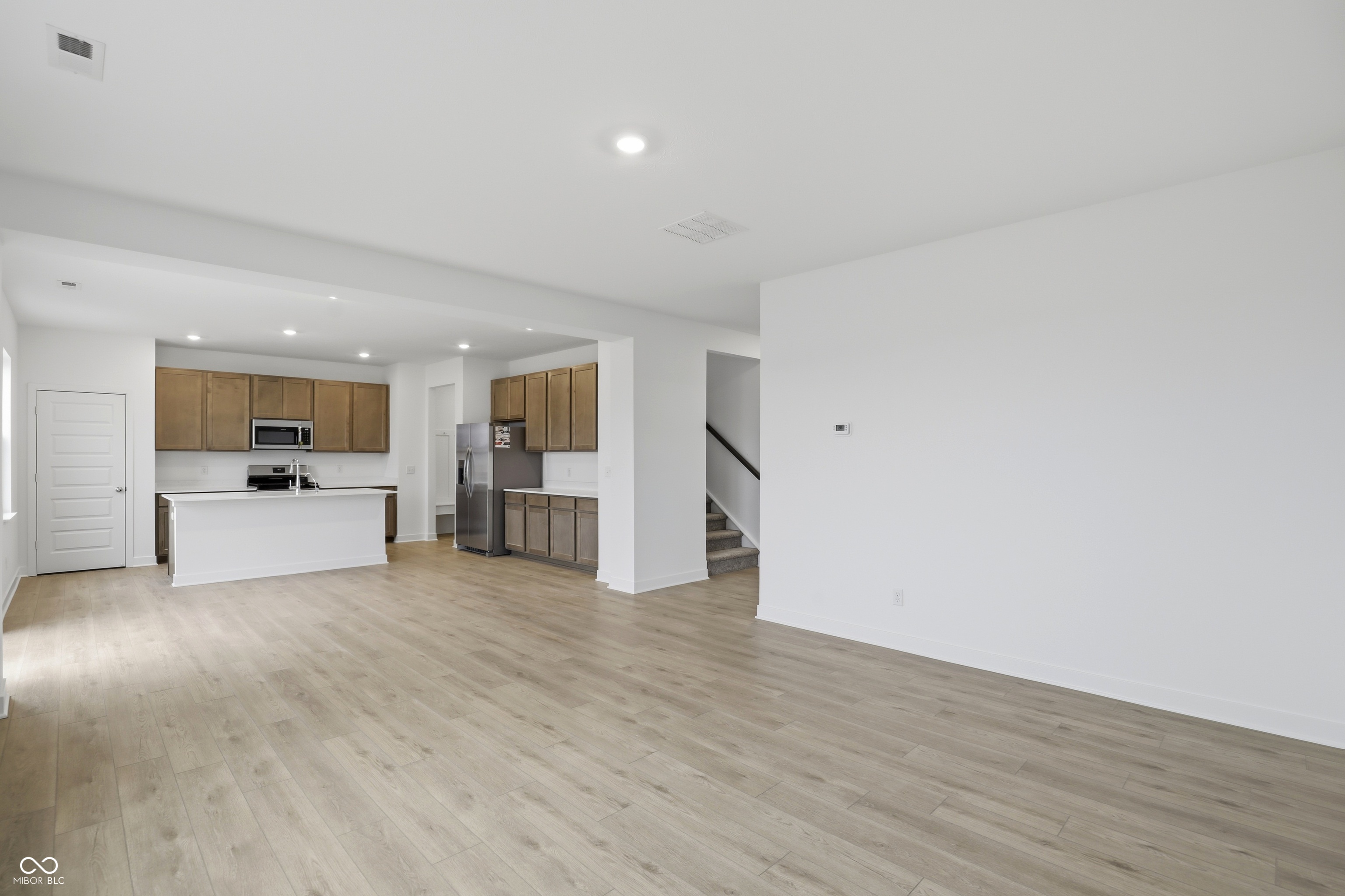 1902 W Addison Drive