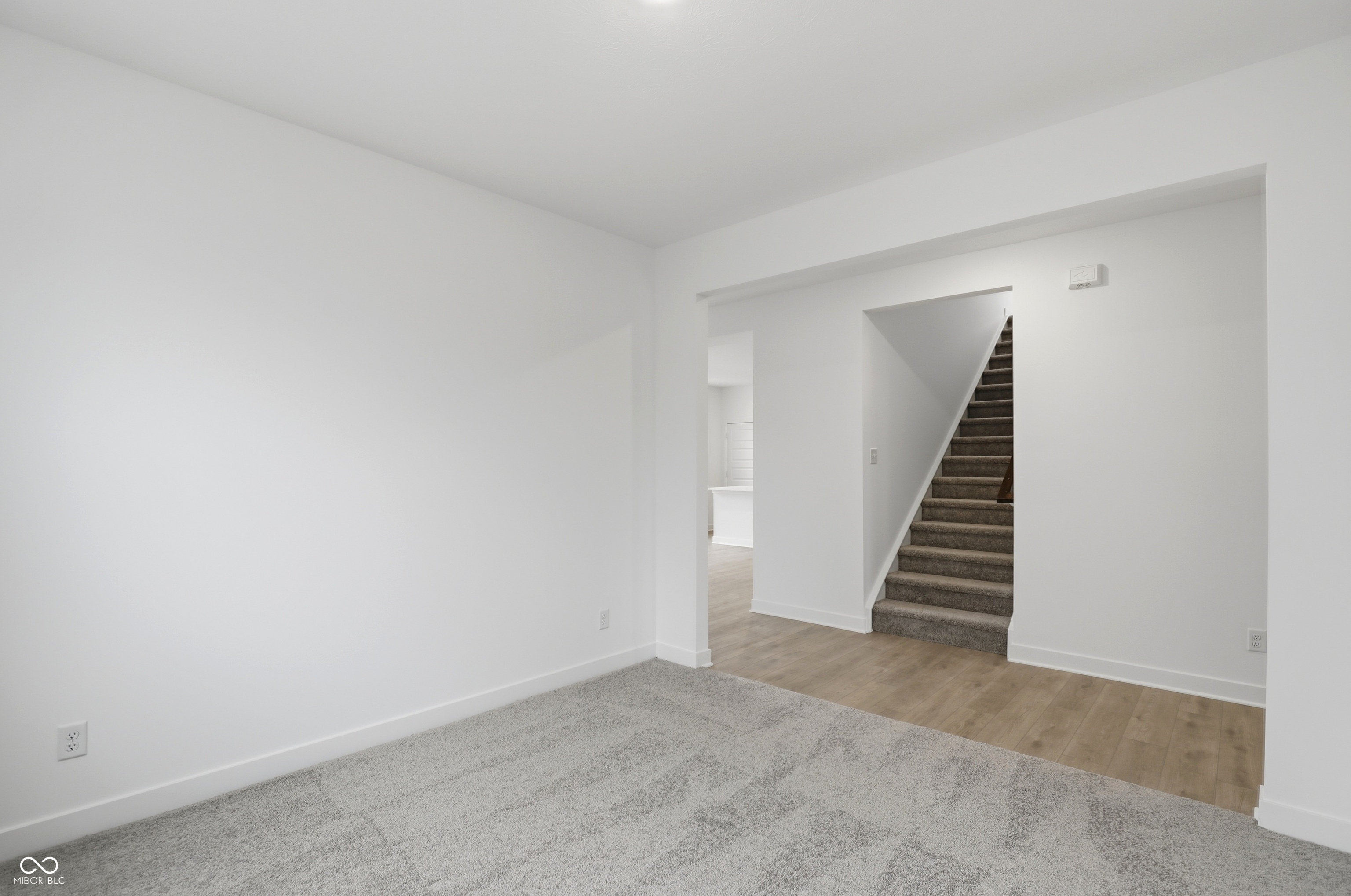 1902 W Addison Drive