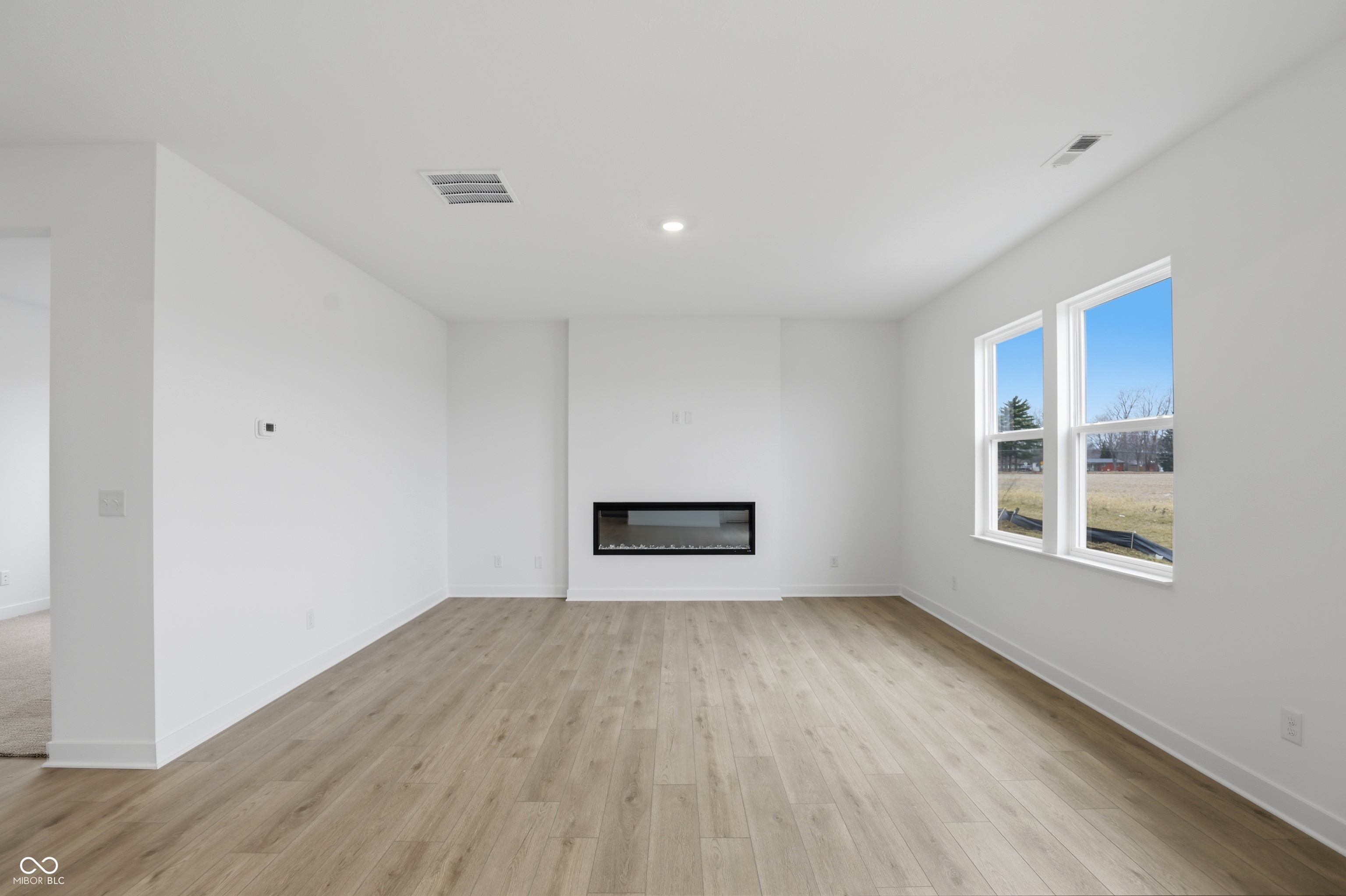 1902 W Addison Drive