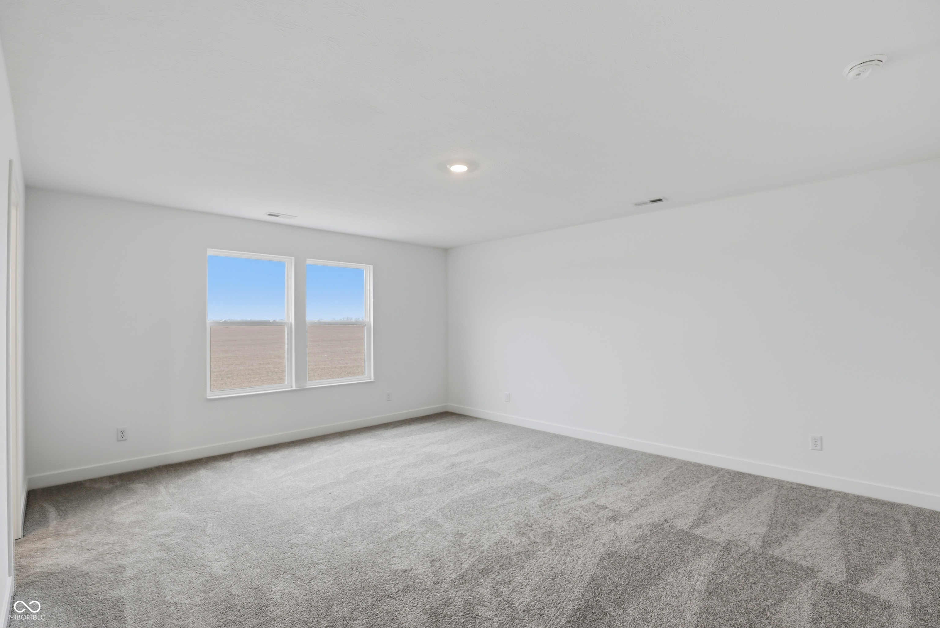 1902 W Addison Drive