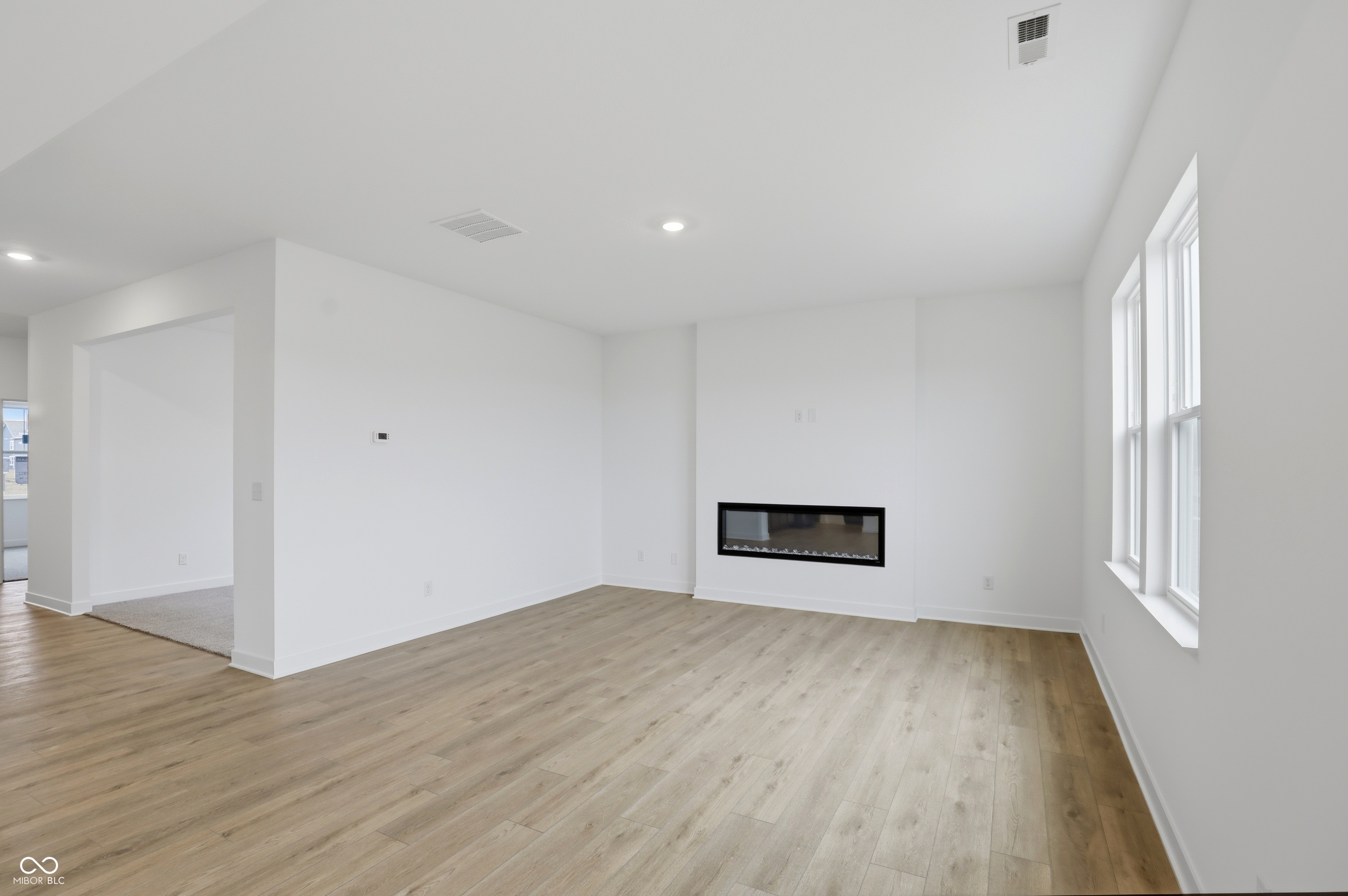 1902 W Addison Drive