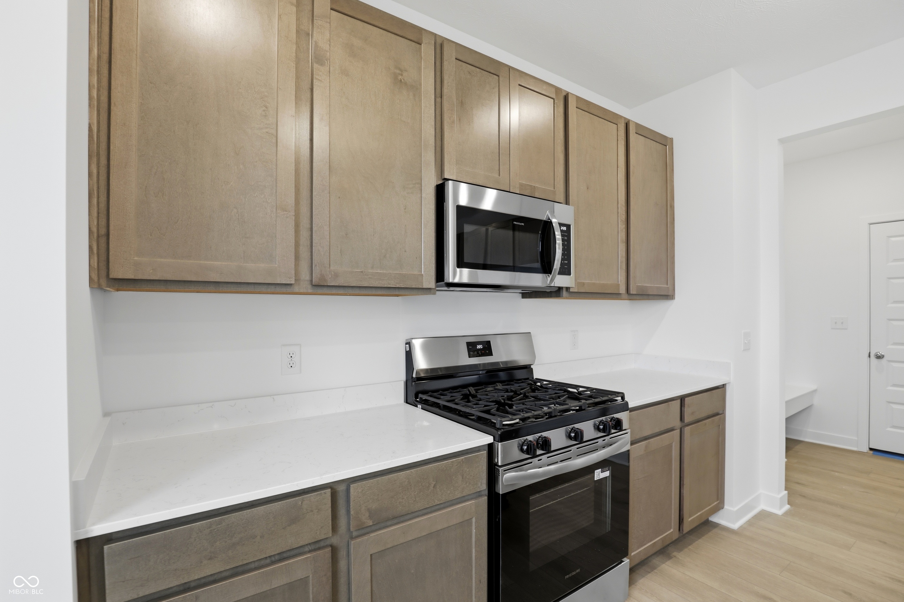 1902 W Addison Drive