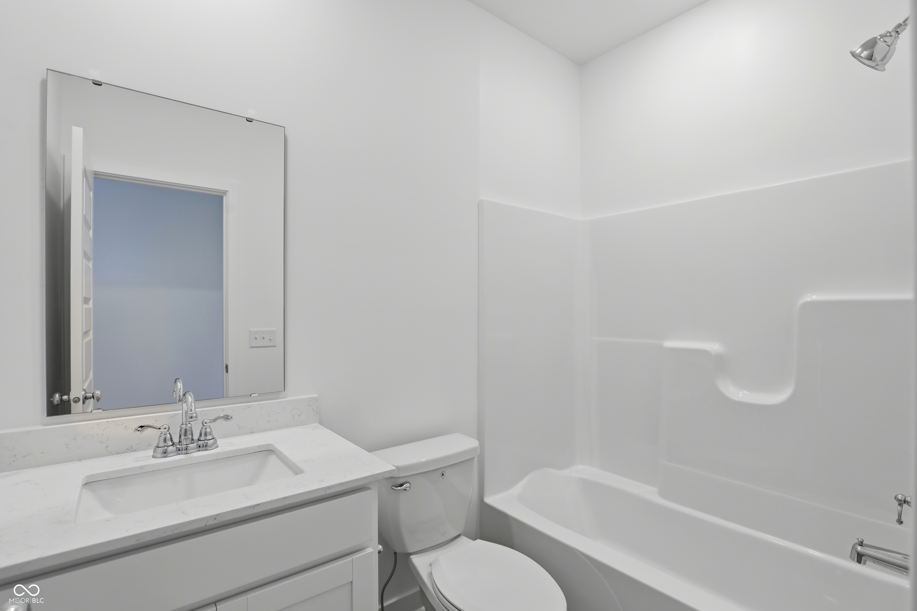 1916 W Addison Drive