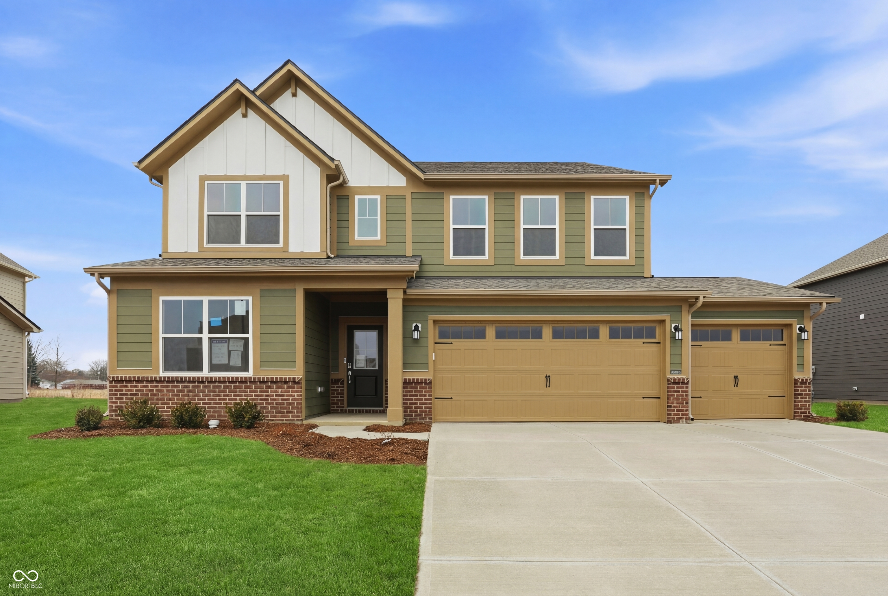 1916 W Addison Drive