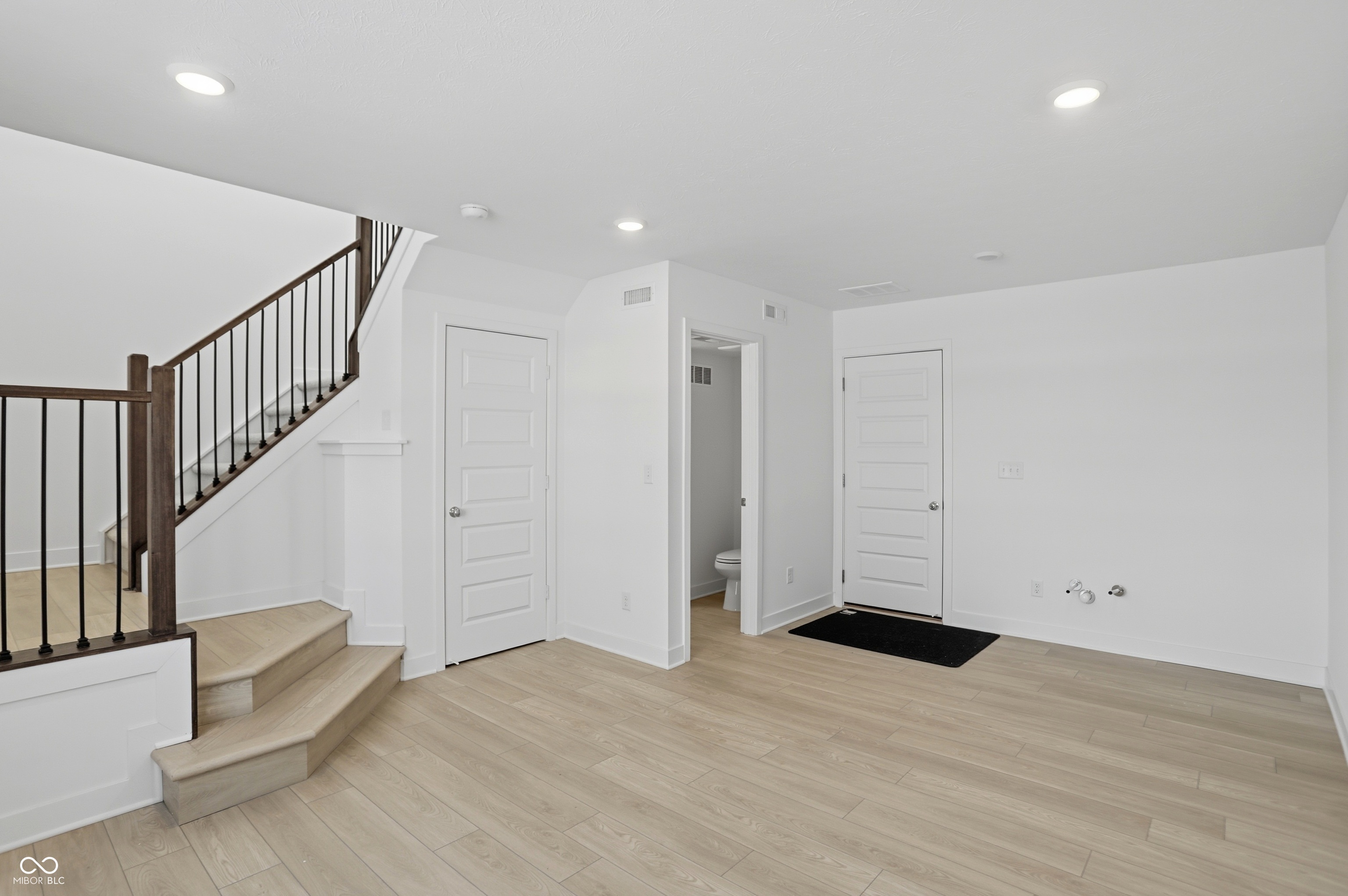 6634 Halsey Street