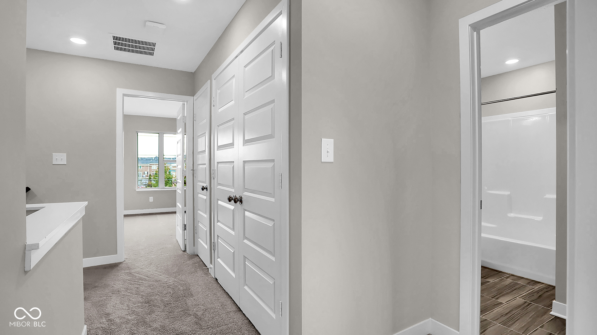 1581 Hamilton Ridge Road