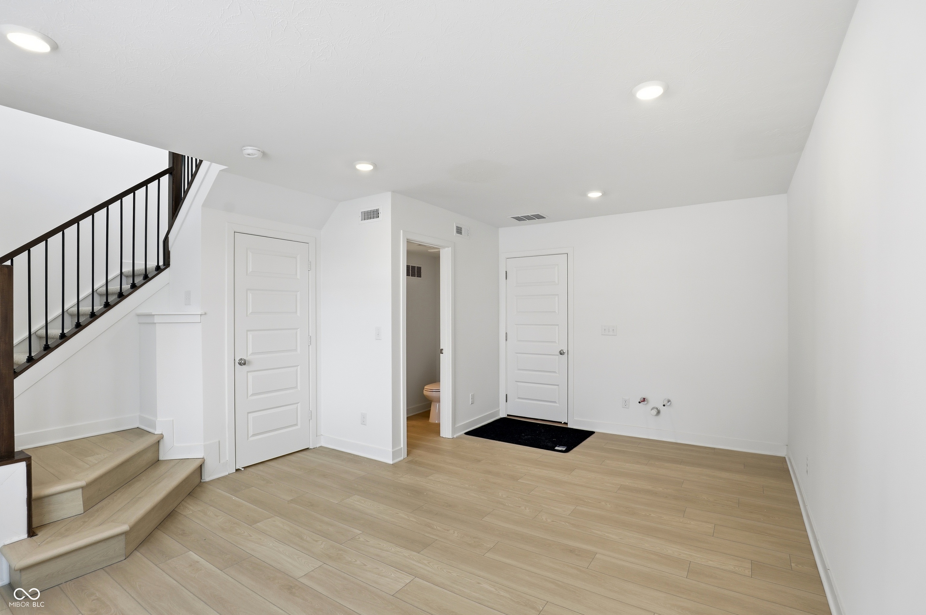6614 Halsey Street