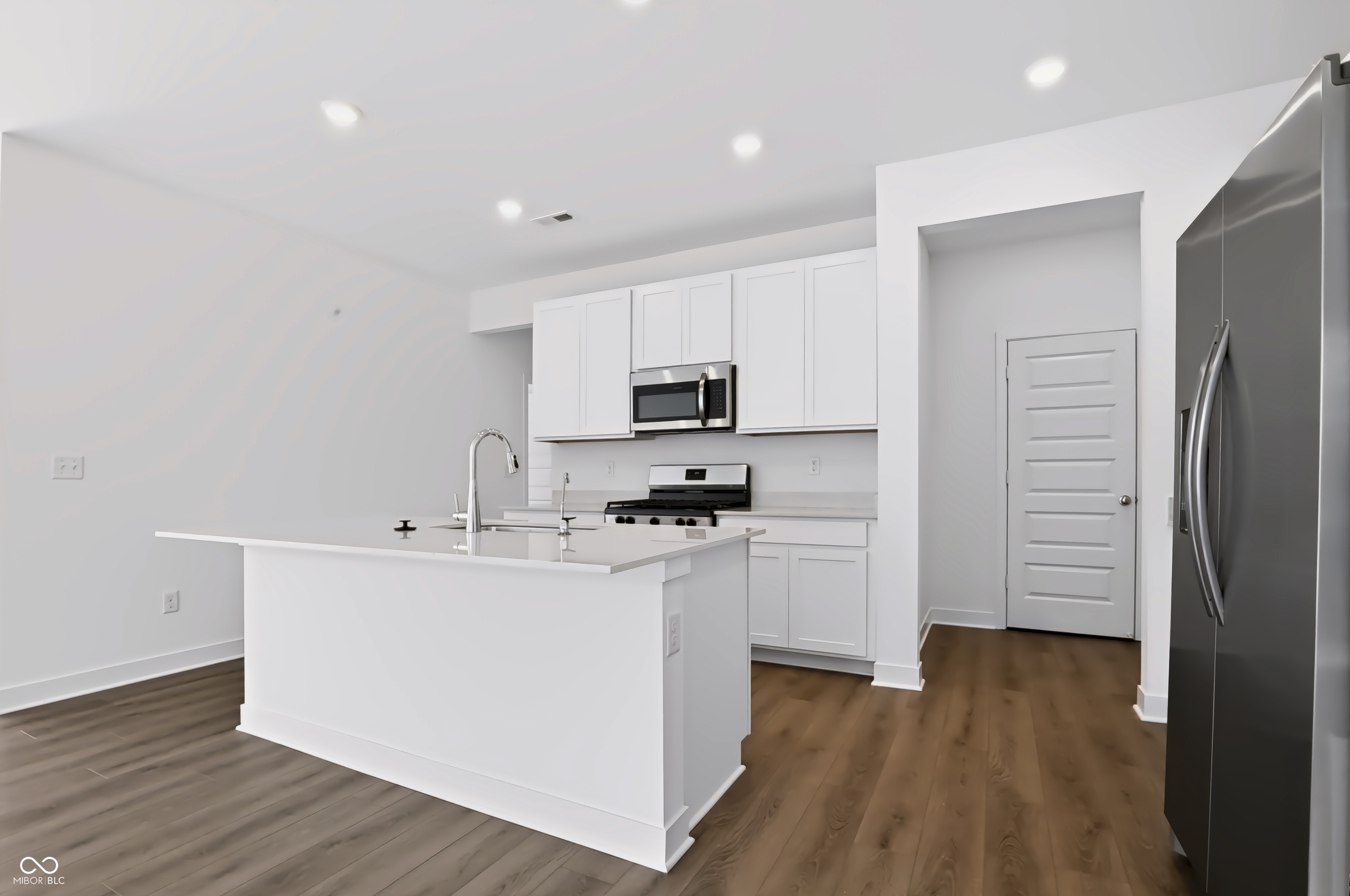 9059 Noble Heights Lane