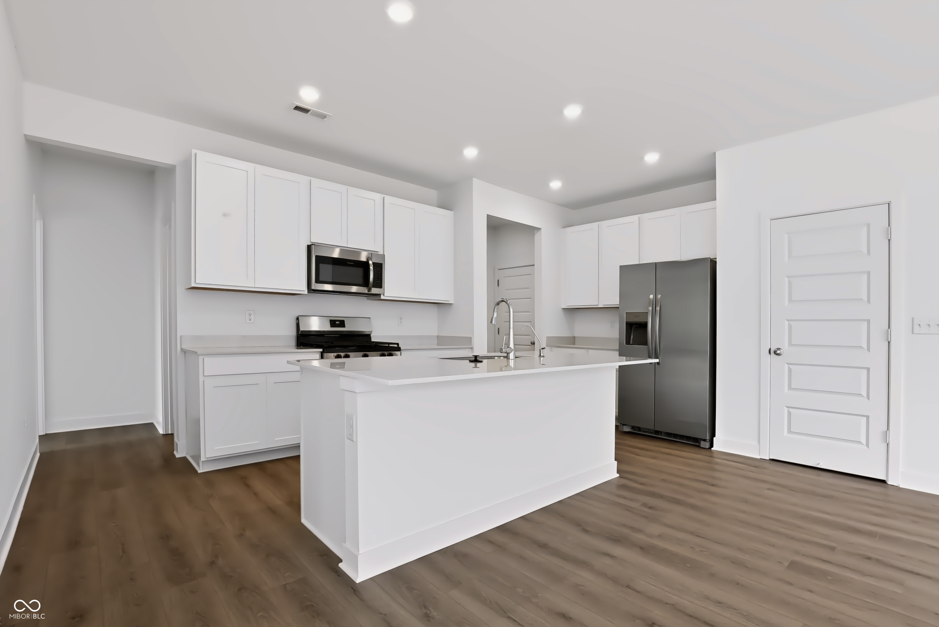 9059 Noble Heights Lane