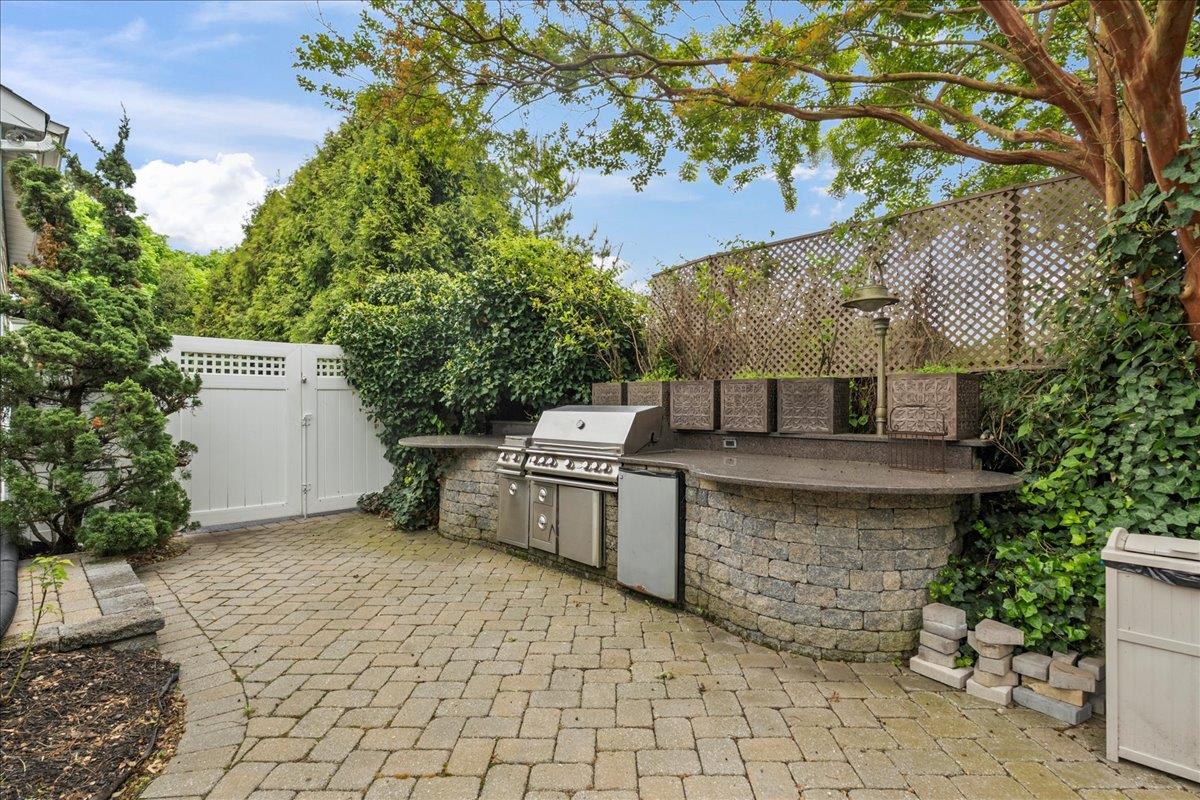 40 Carlisle Lane