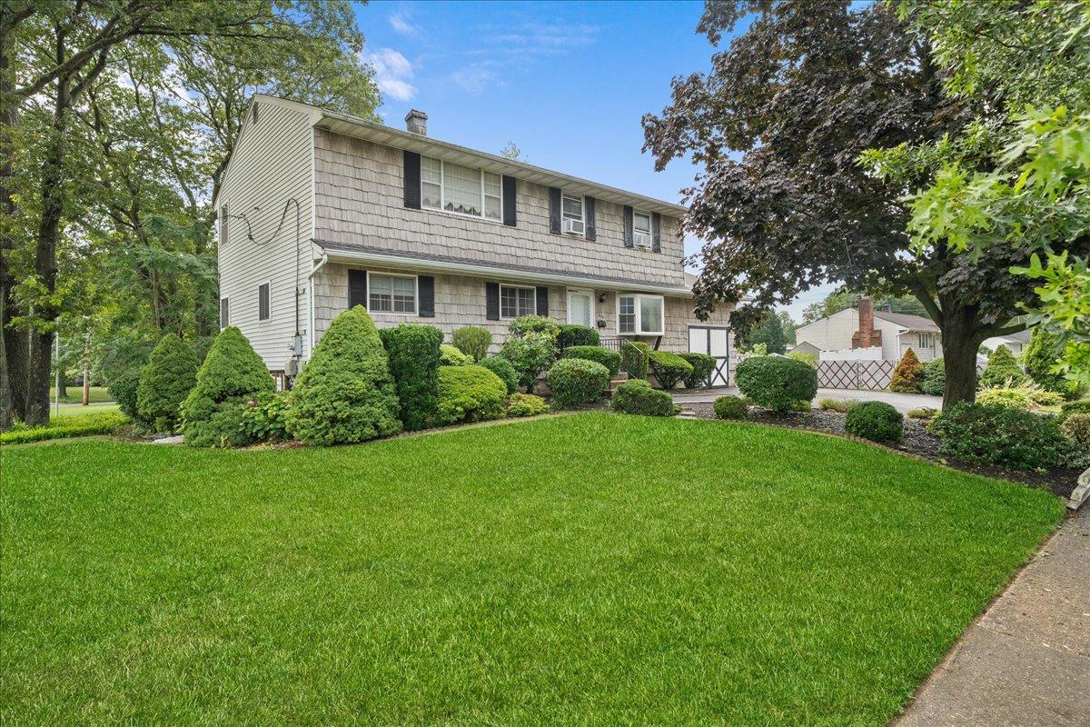 635 Connetquot Avenue