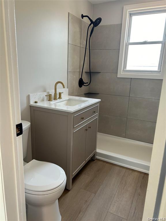 27 Willoughby Place Unit: 2