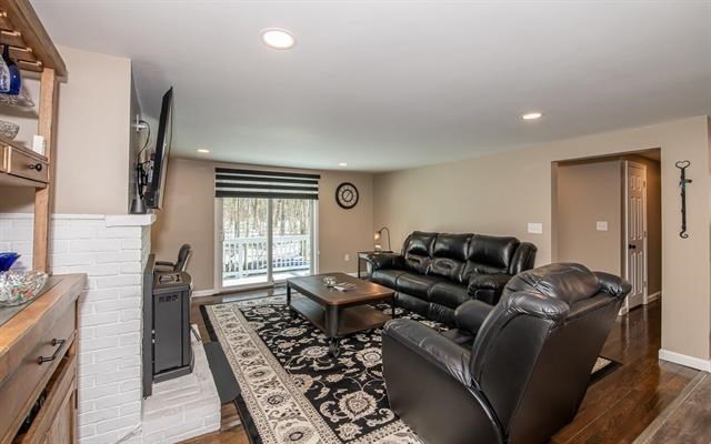 25 Bartlett St