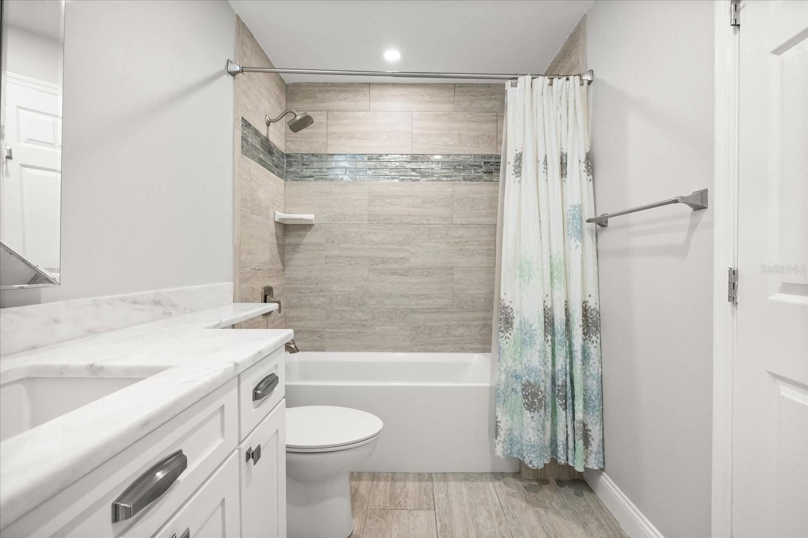 640 KILLARNEY BAY CT #4